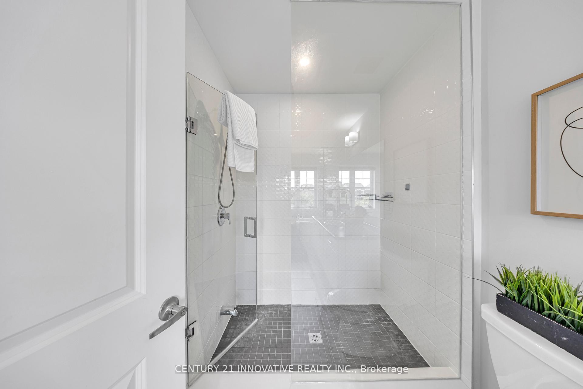Photo 33 of 30 Paradise Way, Whitby, Rolling Acres — HOMEH