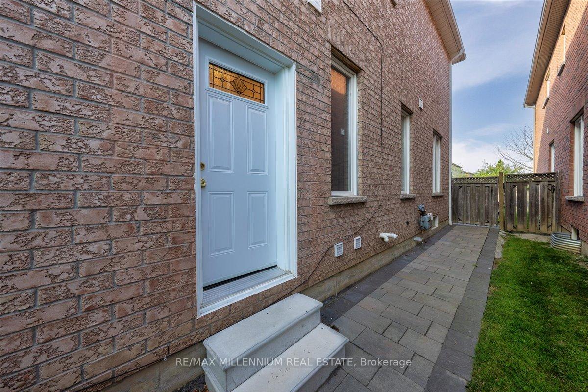 Photo 33 of 1989 Calvington Drive, Pickering, Highbush — HOMEH