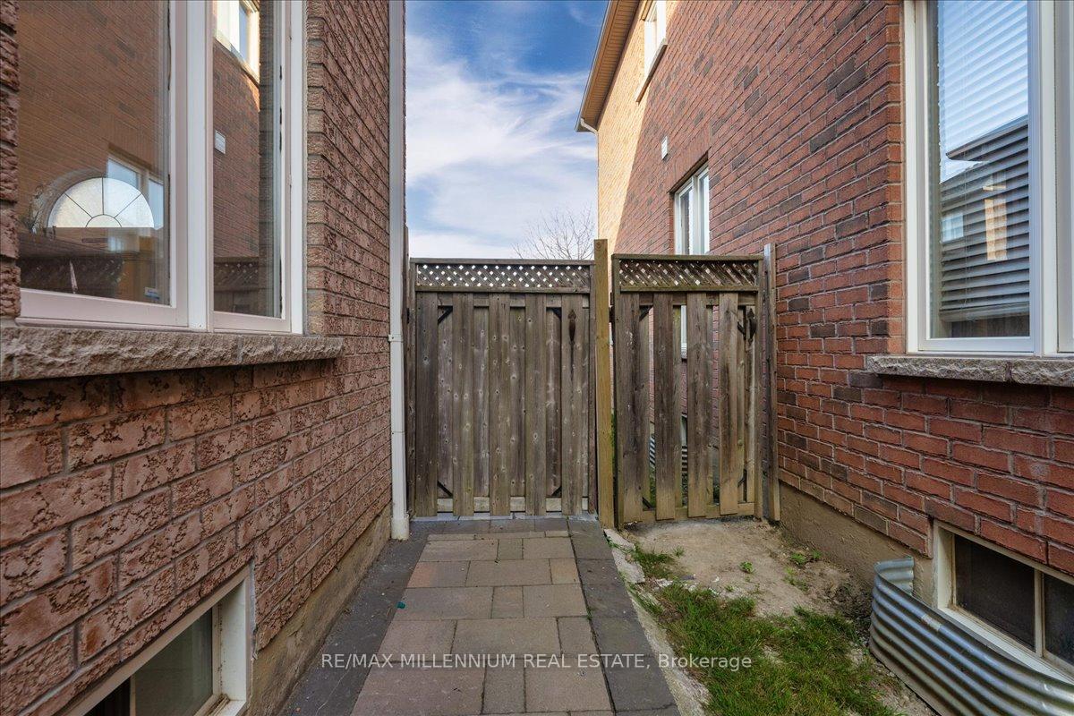 Photo 43 of 1989 Calvington Drive, Pickering, Highbush — HOMEH