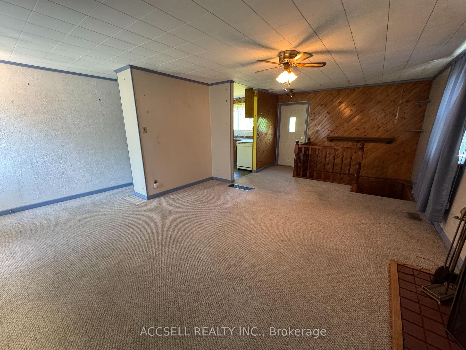 Photo 17 of 24 Switzer Drive, Oshawa, Centennial — HOMEH