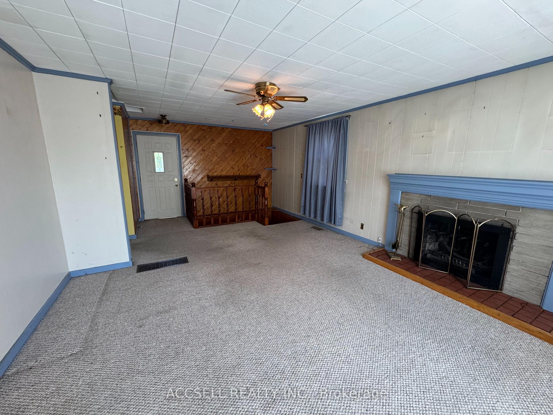 Photo 15 of 24 Switzer Drive, Oshawa, Centennial — HOMEH