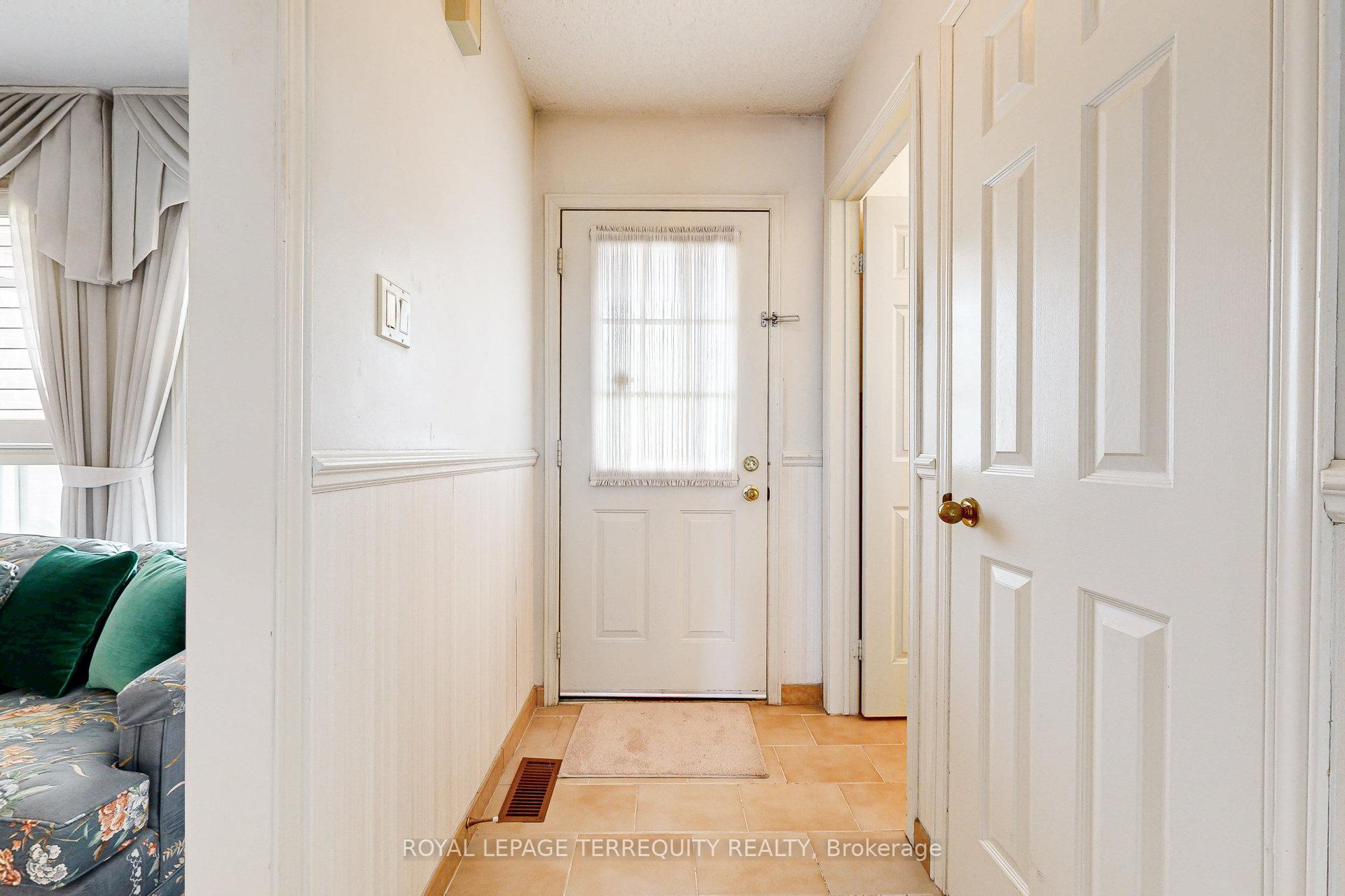 Photo 2 of 59 Trawley Crescent, Ajax, Central — HOMEH