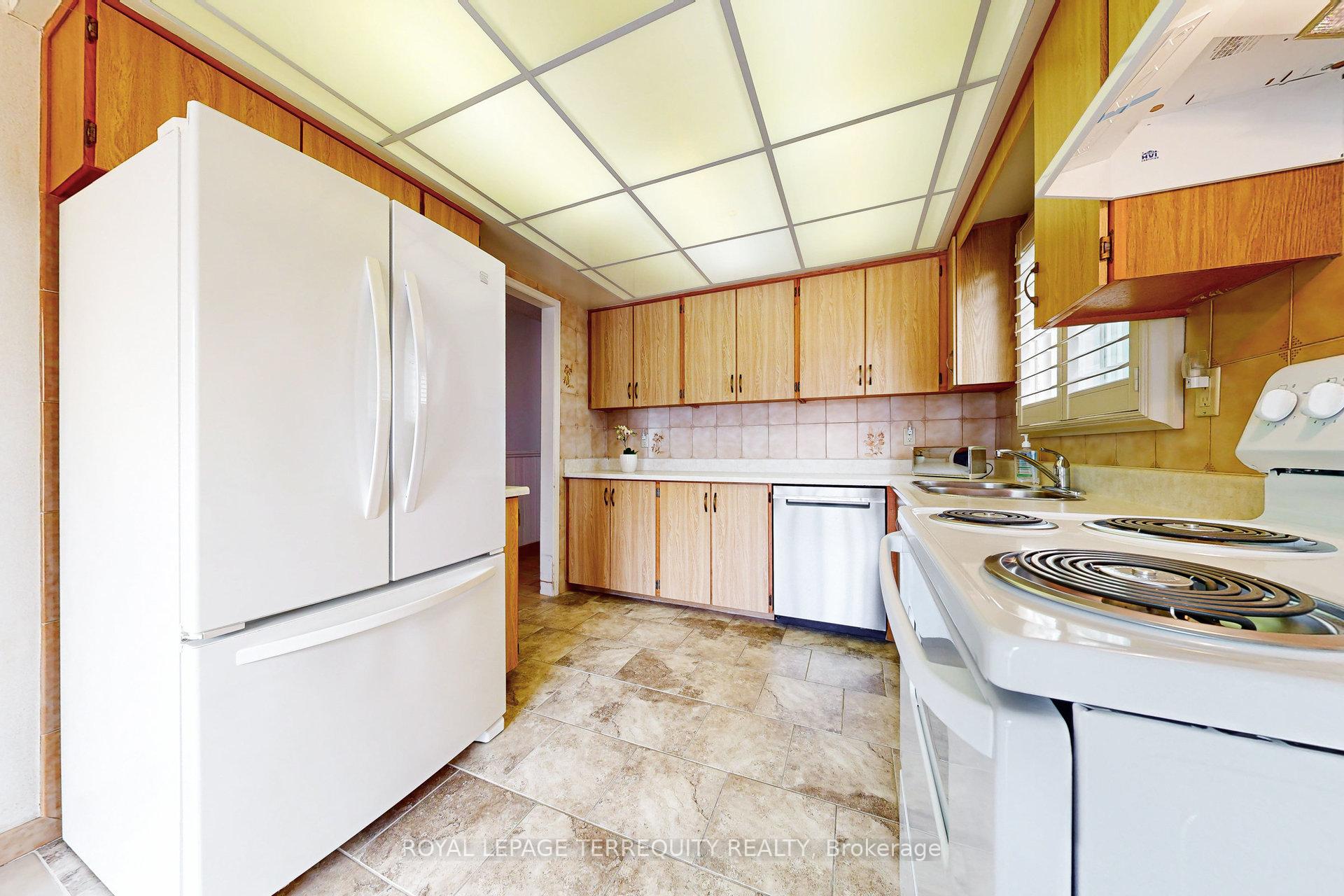 Photo 14 of 59 Trawley Crescent, Ajax, Central — HOMEH