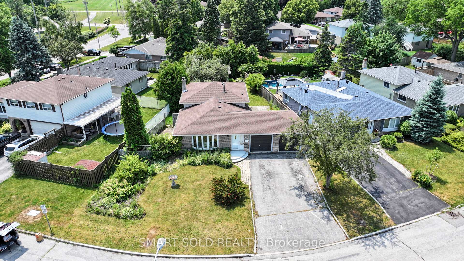 Photo 6 of 39 Lawrie Road, Ajax, South East — HOMEH