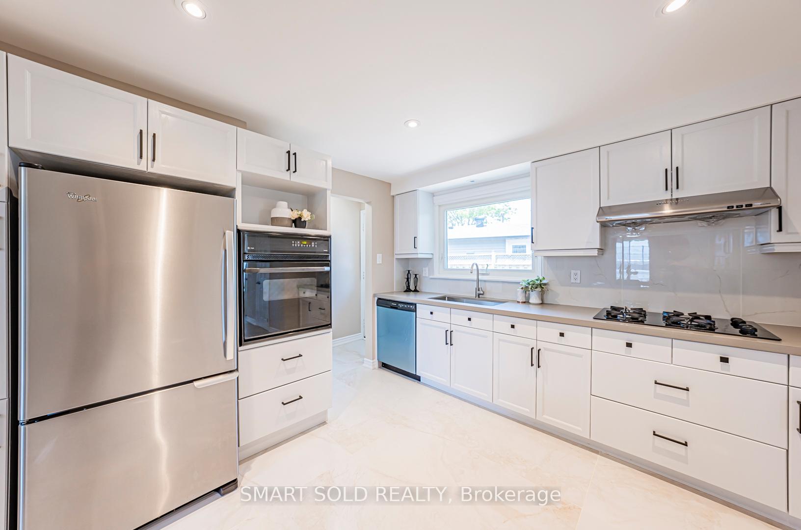 Photo 10 of 39 Lawrie Road, Ajax, South East — HOMEH