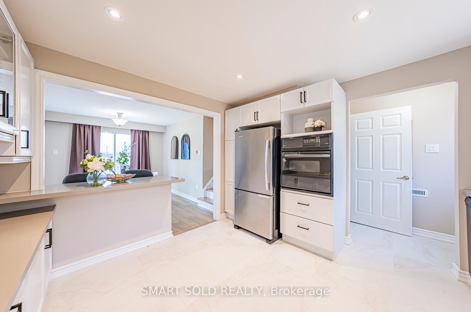Photo 35 of 39 Lawrie Road, Ajax, South East — HOMEH
