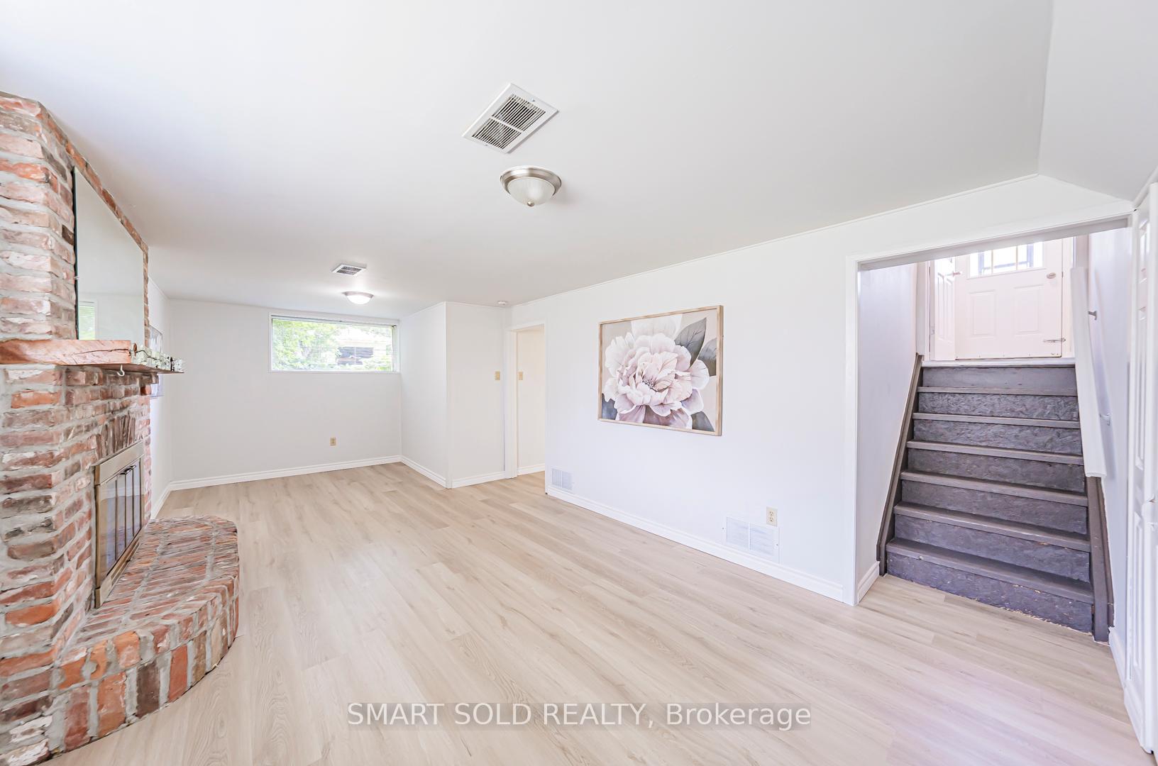 Photo 26 of 39 Lawrie Road, Ajax, South East — HOMEH