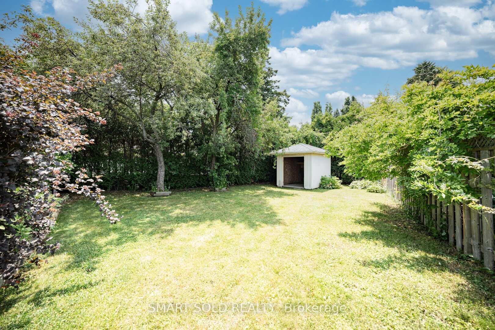 Photo 32 of 39 Lawrie Road, Ajax, South East — HOMEH