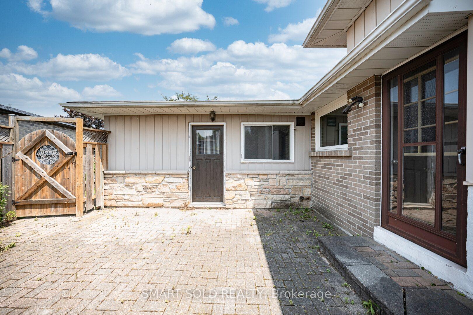 Photo 31 of 39 Lawrie Road, Ajax, South East — HOMEH
