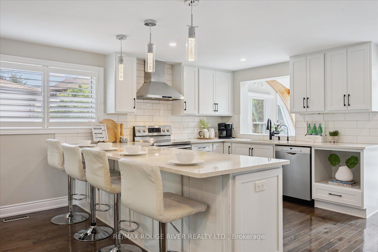 Photo 9 of 9 Cowling Crescent, Ajax, South East — HOMEH