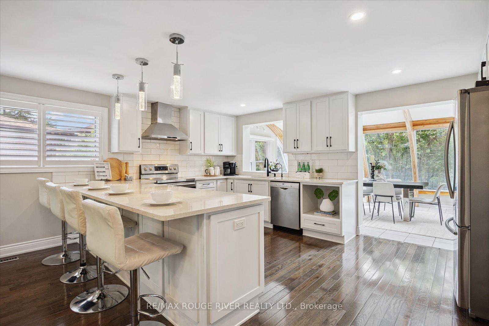 Photo 5 of 9 Cowling Crescent, Ajax, South East — HOMEH