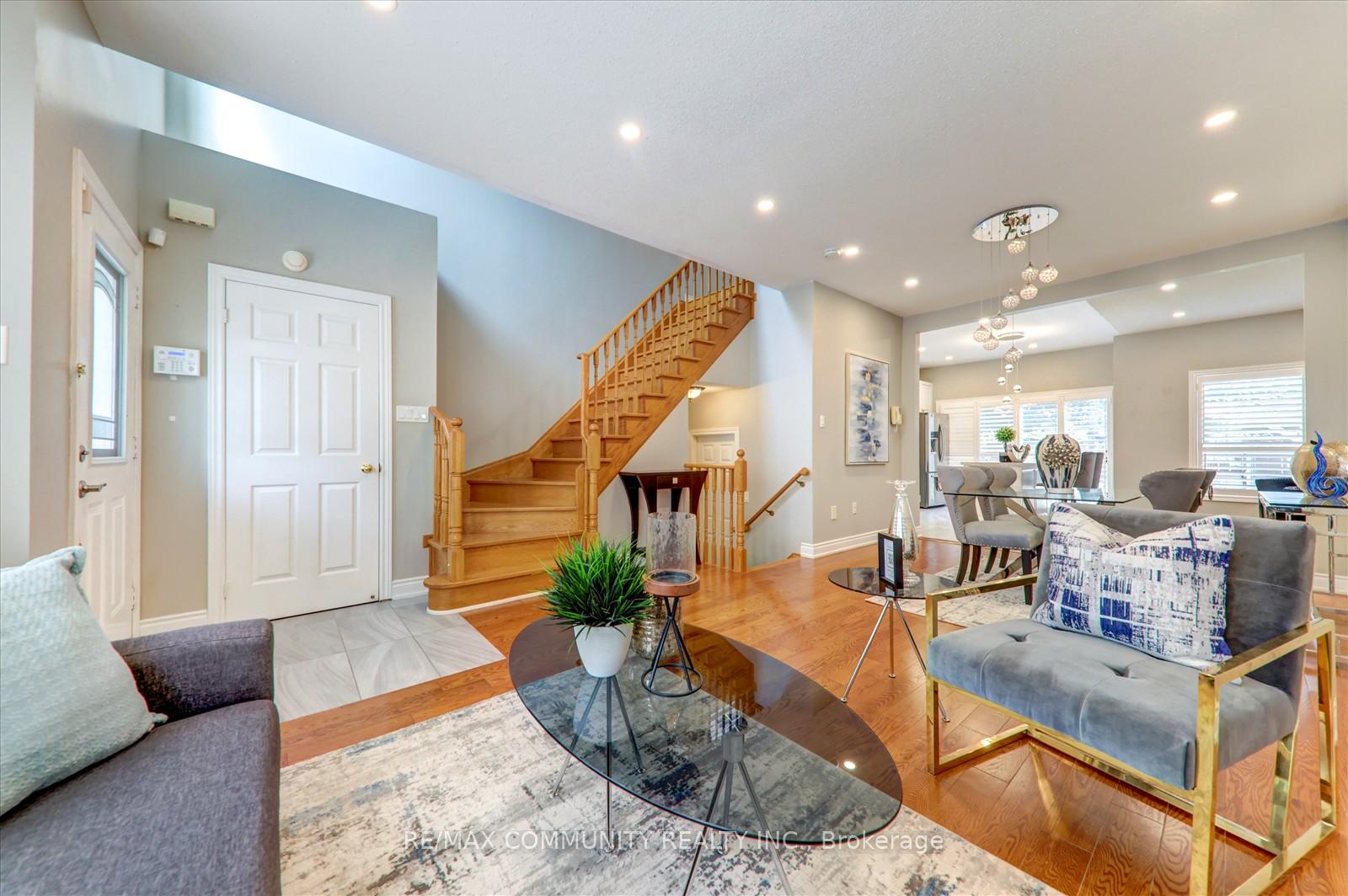 Photo 8 of 133 McSweeney Crescent, Ajax, Northwest Ajax — HOMEH