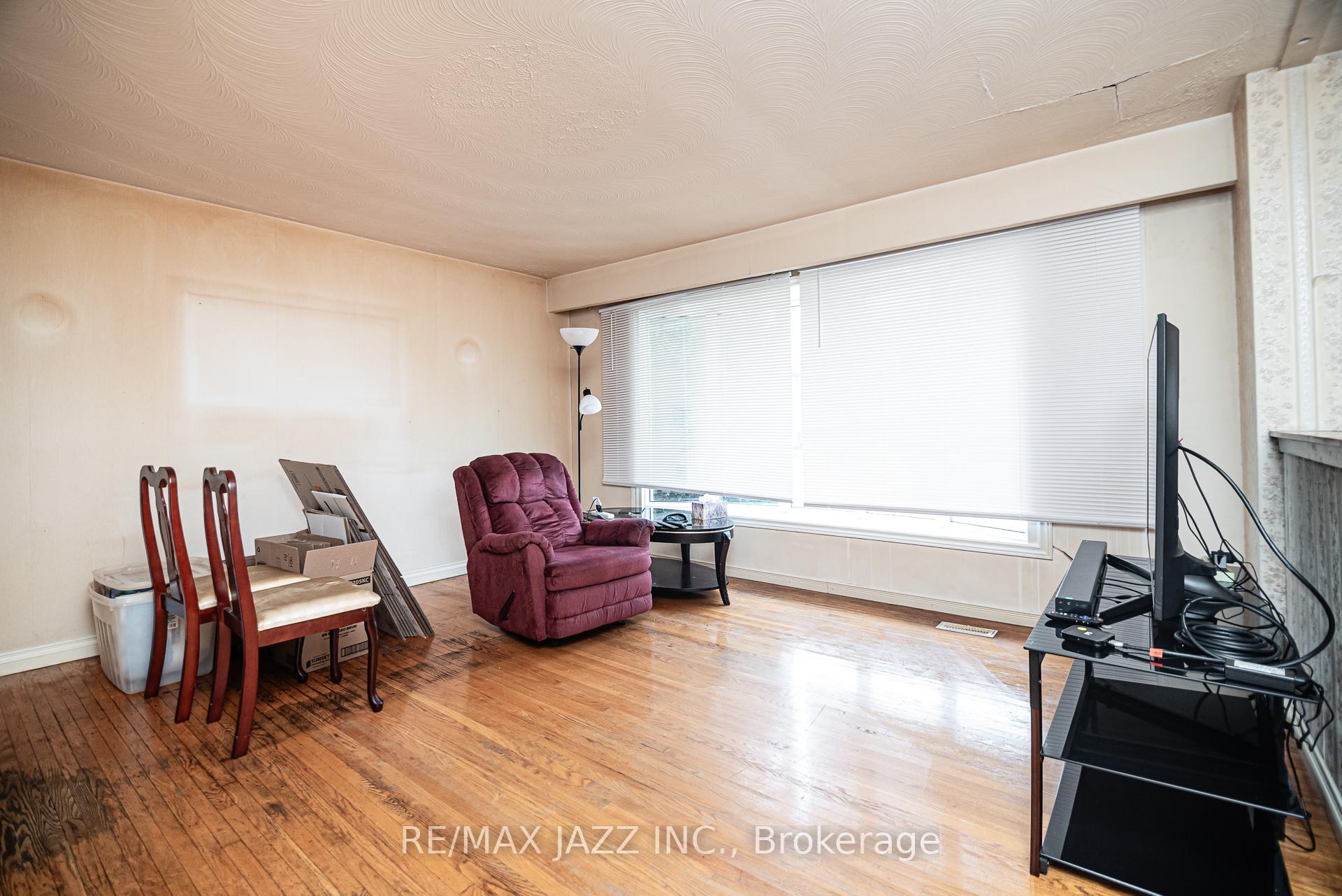 Photo 5 of 8 Bellwood Drive, Whitby, Blue Grass Meadows — HOMEH