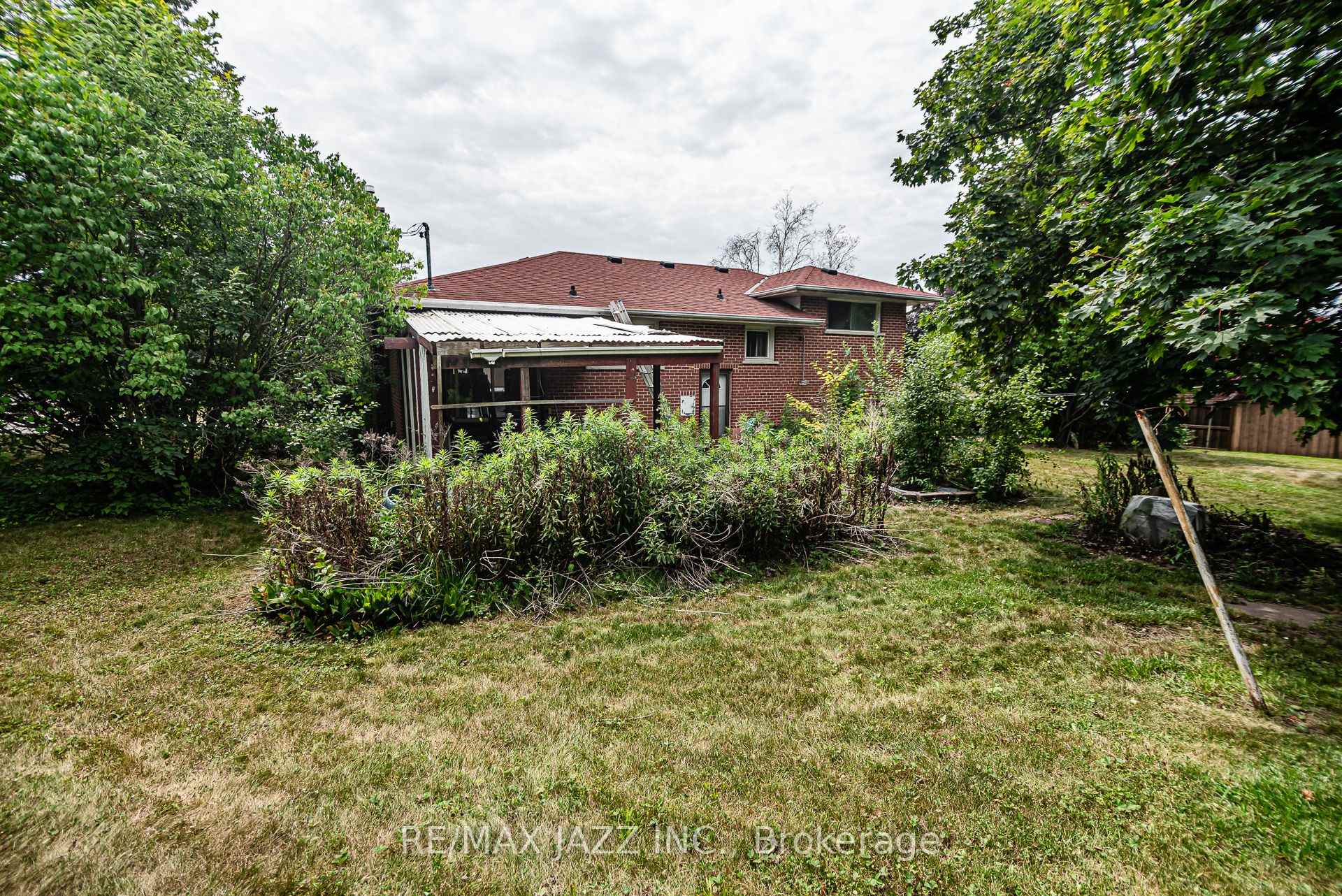 Photo 8 of 8 Bellwood Drive, Whitby, Blue Grass Meadows — HOMEH