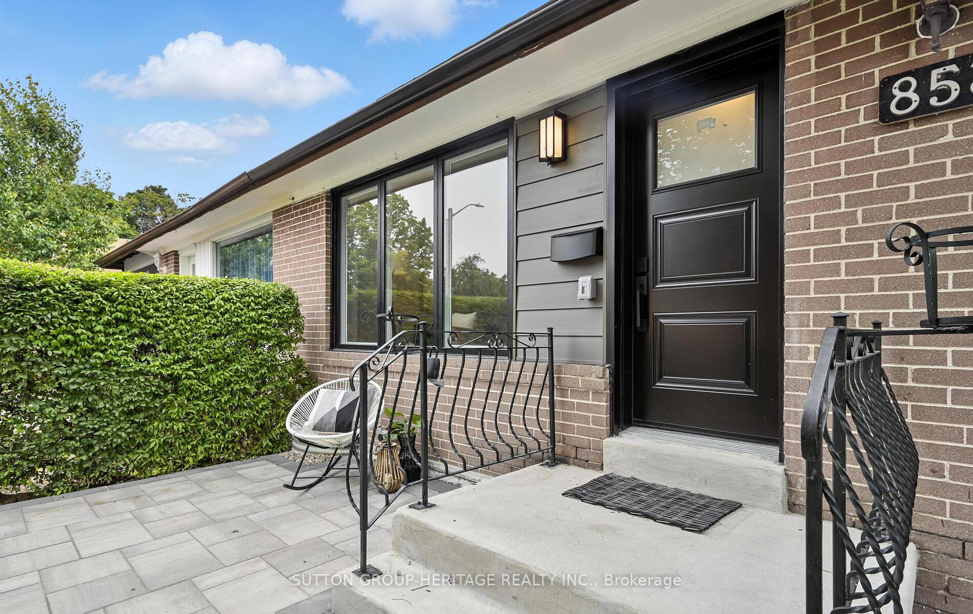 Photo 2 of 853 Fairview Avenue, Pickering, Bay Ridges — HOMEH