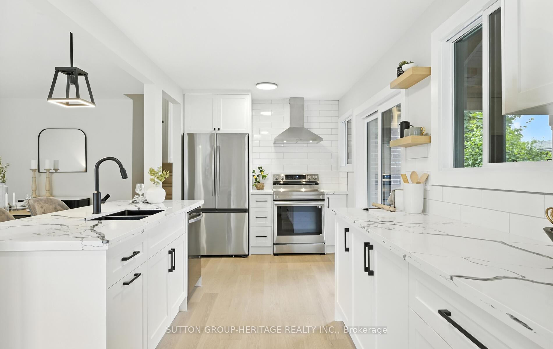 Photo 4 of 853 Fairview Avenue, Pickering, Bay Ridges — HOMEH