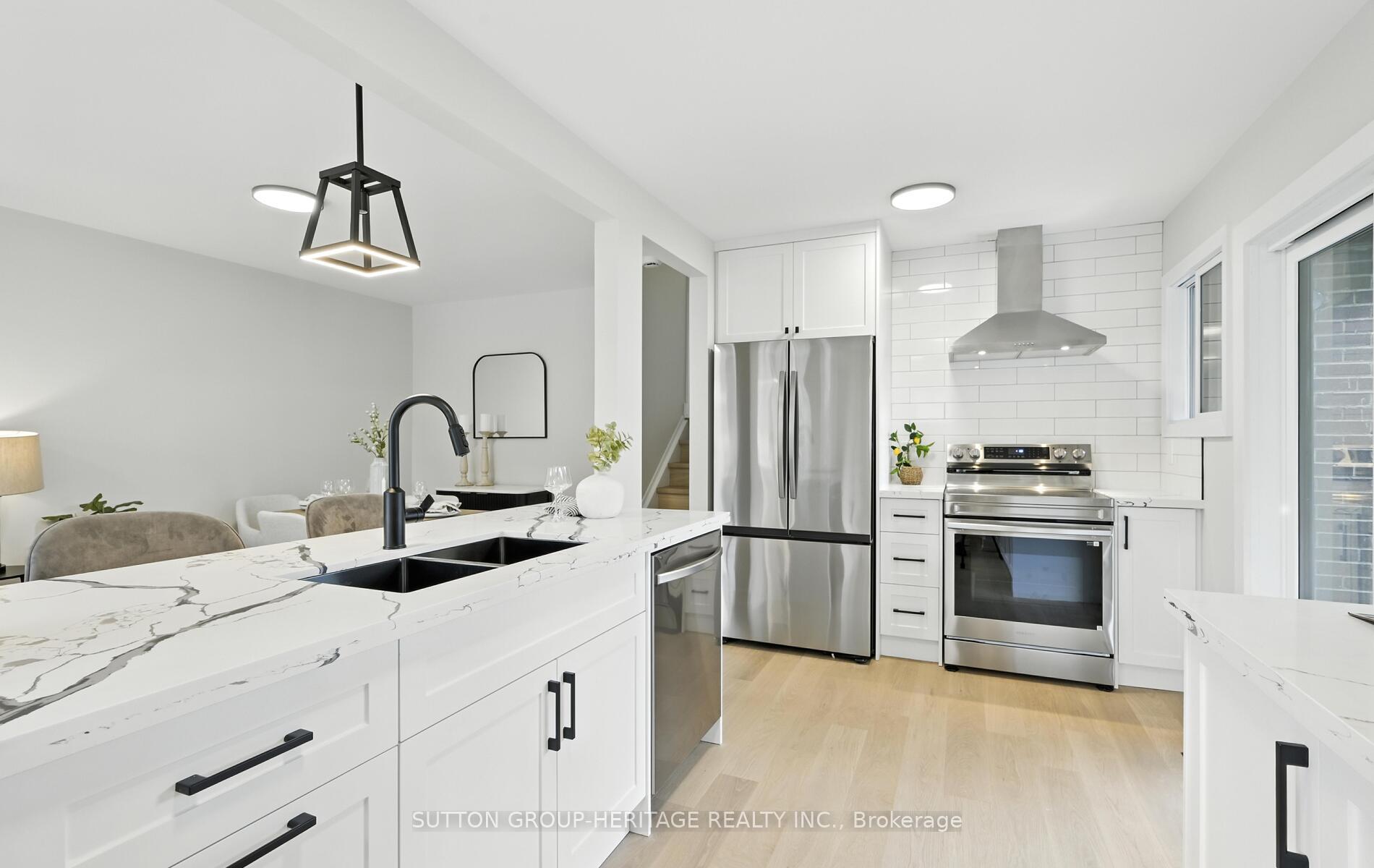 Photo 3 of 853 Fairview Avenue, Pickering, Bay Ridges — HOMEH