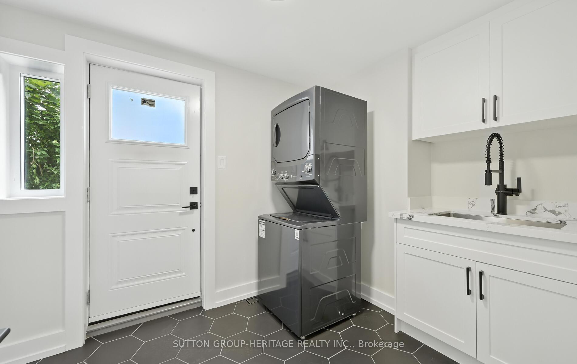 Photo 11 of 853 Fairview Avenue, Pickering, Bay Ridges — HOMEH
