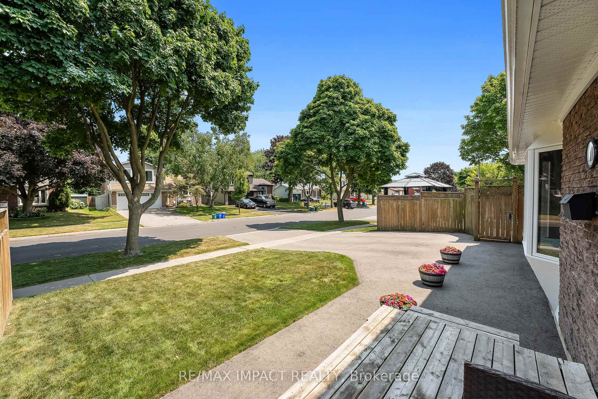 Photo 16 of 117 Roser Crescent, Clarington, Bowmanville — HOMEH