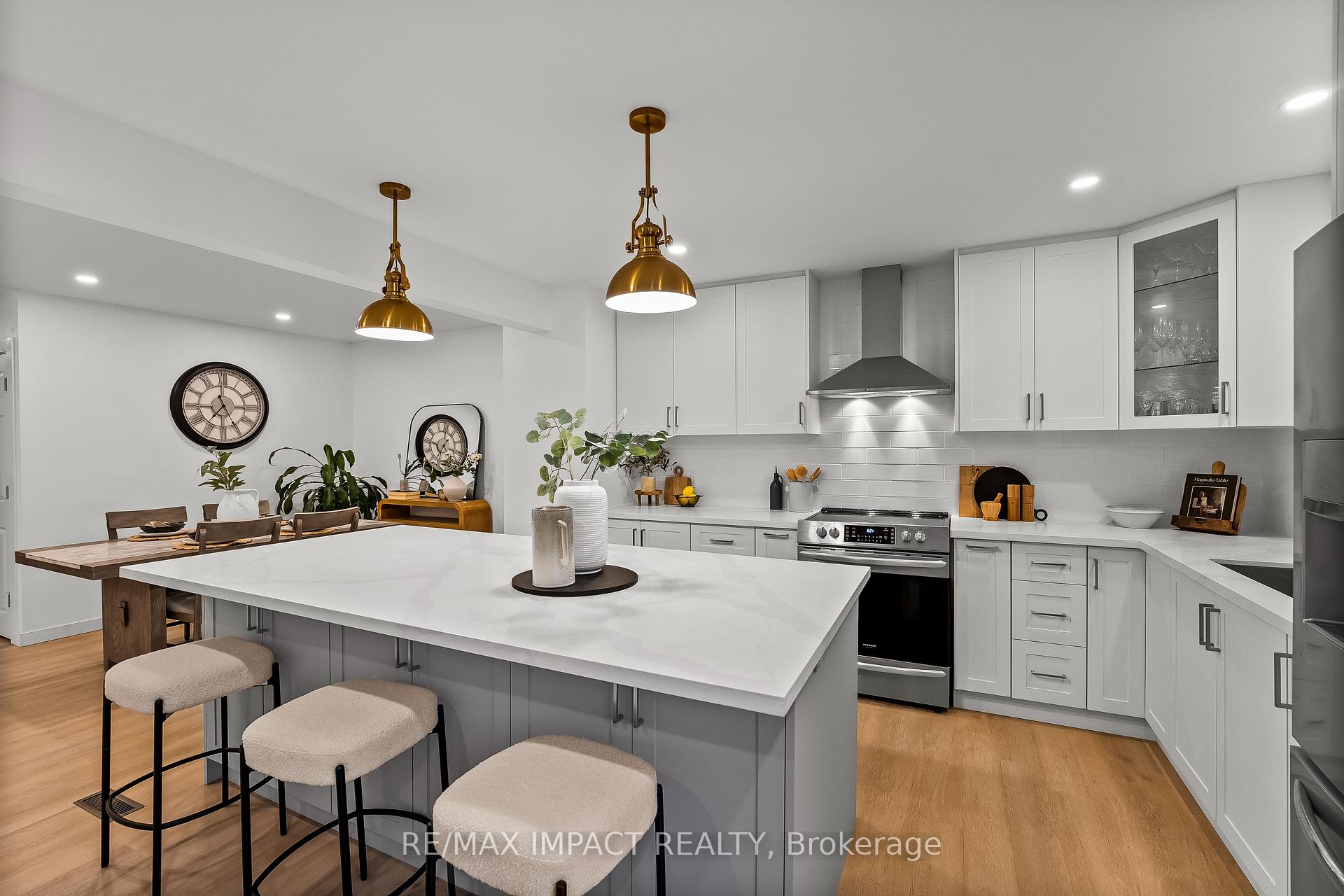 Photo 8 of 117 Roser Crescent, Clarington, Bowmanville — HOMEH