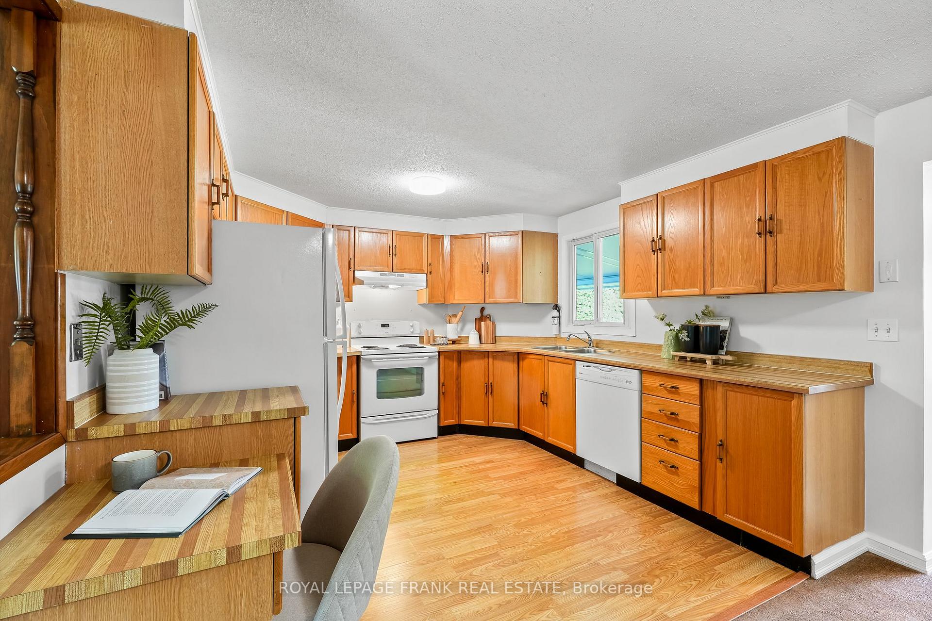 Photo 5 of 185 Wilmot Trail, Clarington, Newcastle — HOMEH