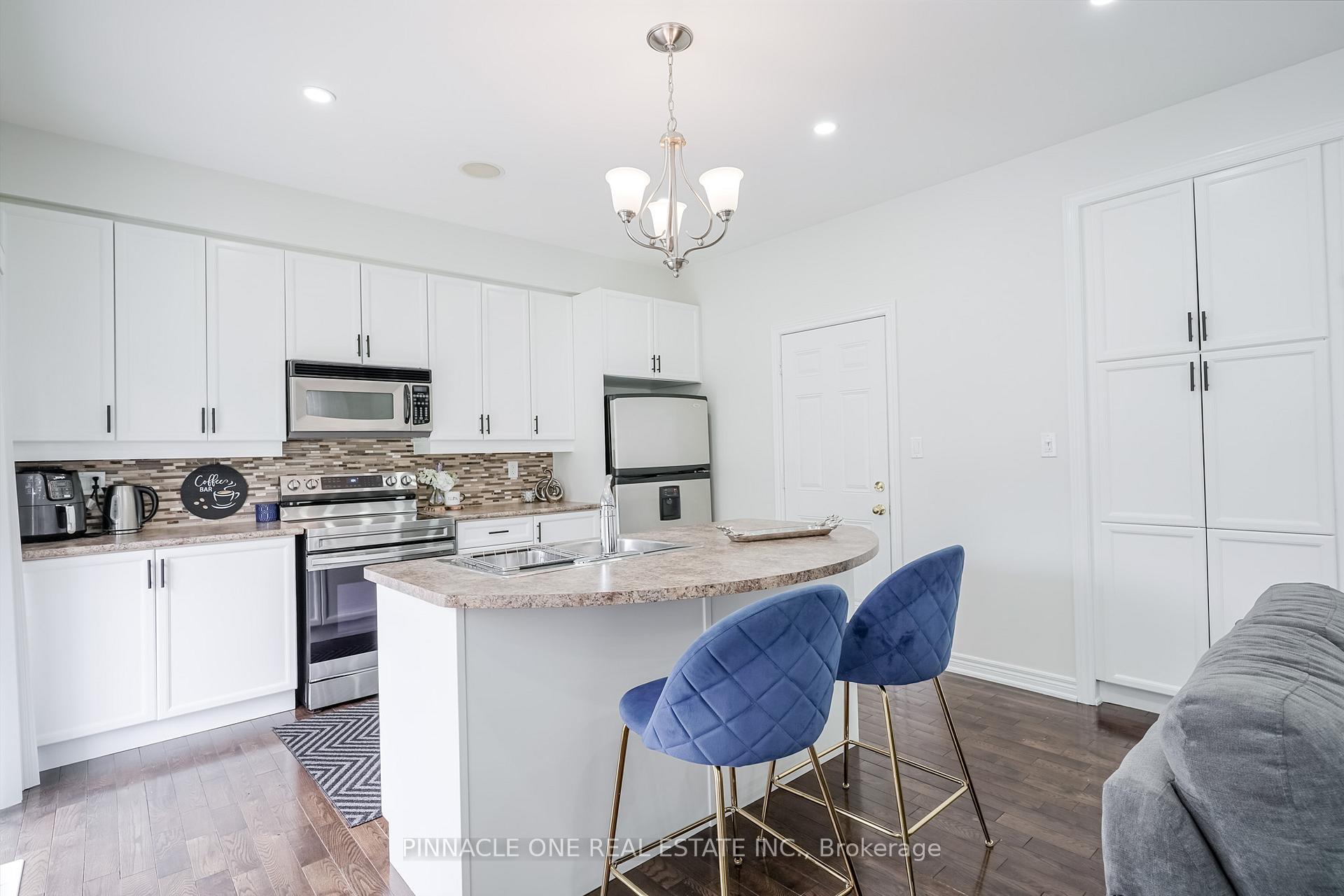 Photo 7 of 2 Marriner Crescent, Ajax, Northeast Ajax — HOMEH