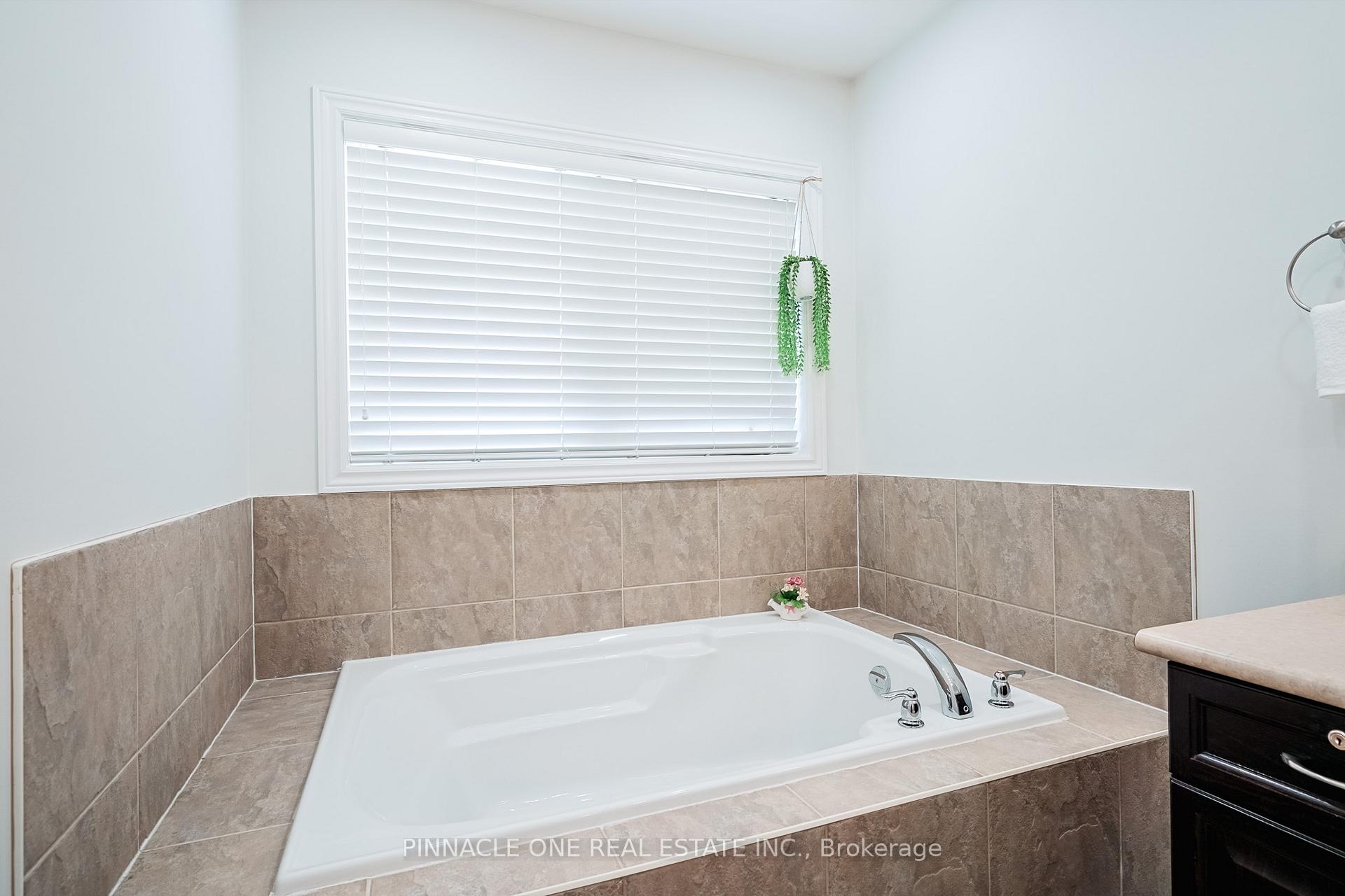 Photo 20 of 2 Marriner Crescent, Ajax, Northeast Ajax — HOMEH