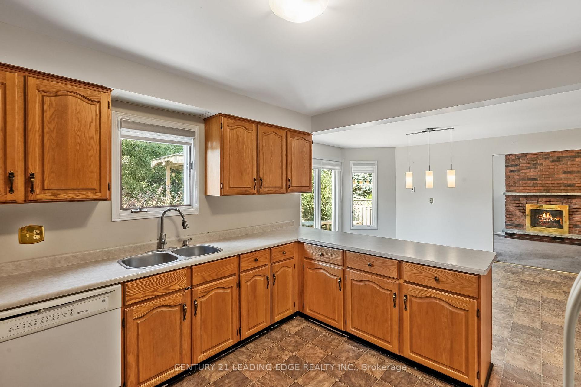 Photo 12 of 34 Henderson Drive, Whitby, Pringle Creek — HOMEH