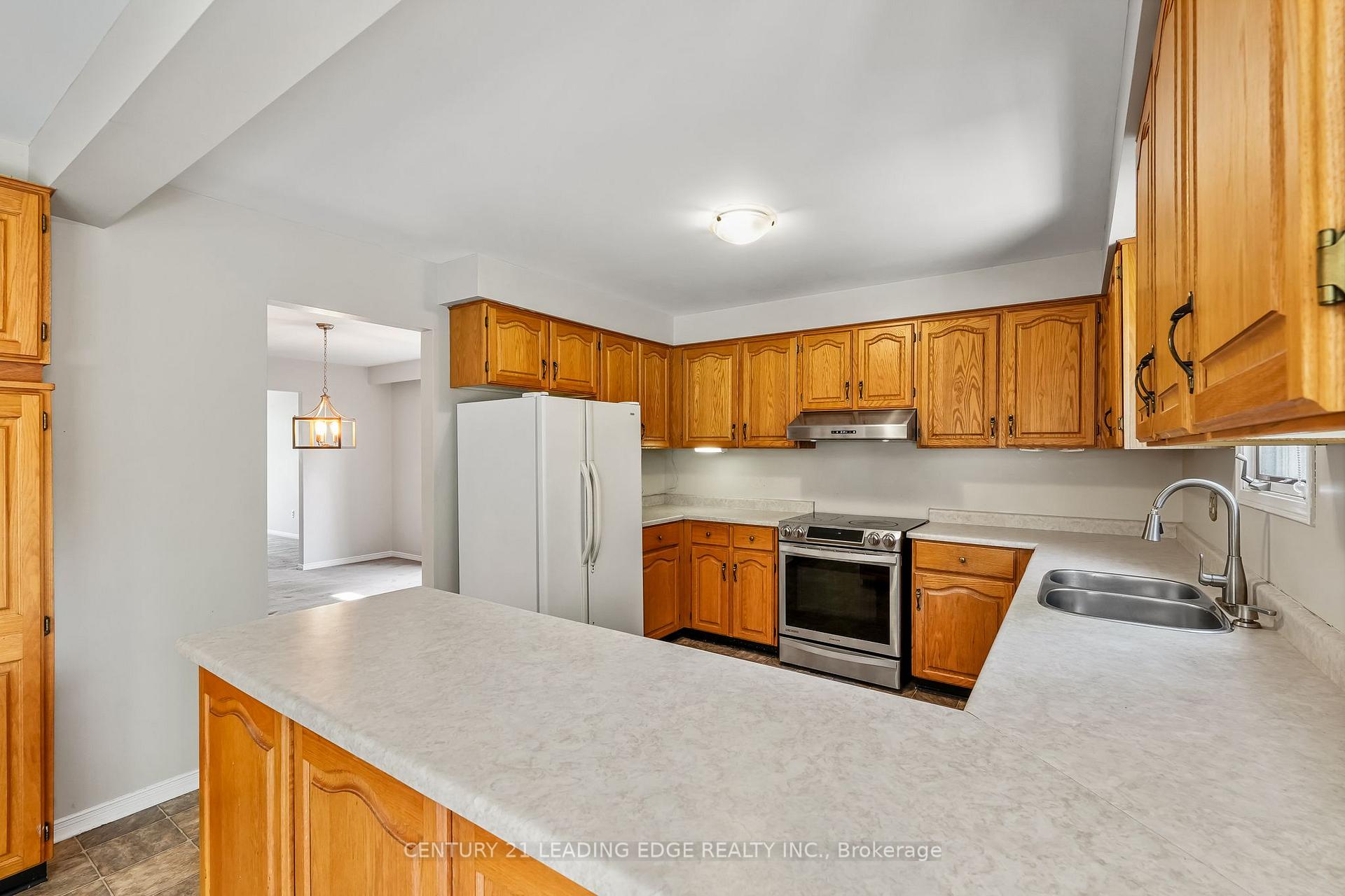 Photo 9 of 34 Henderson Drive, Whitby, Pringle Creek — HOMEH