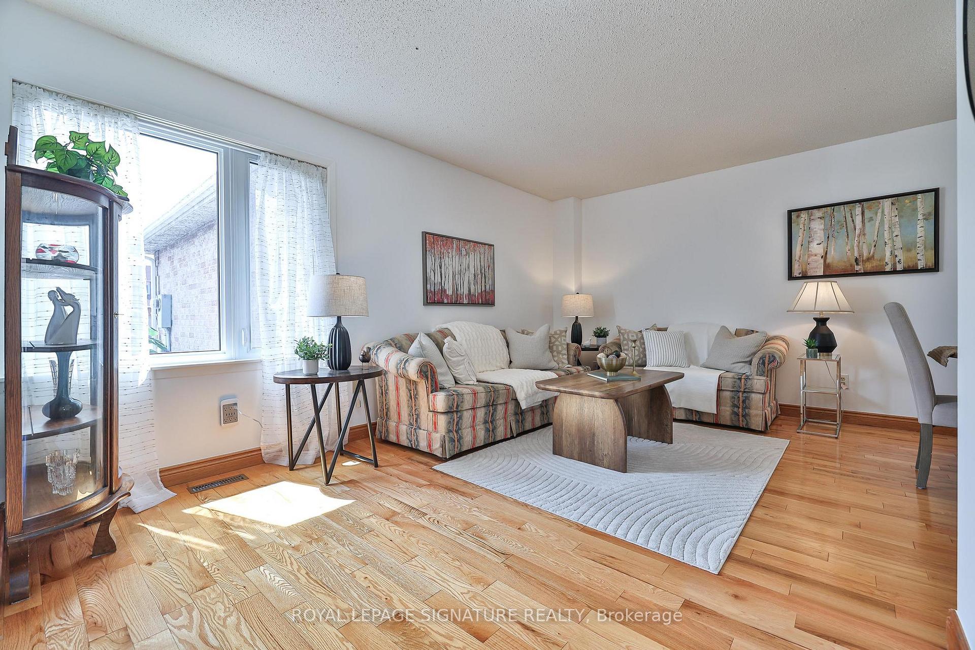 Photo 8 of 45 Tams Drive, Ajax, Central East — HOMEH
