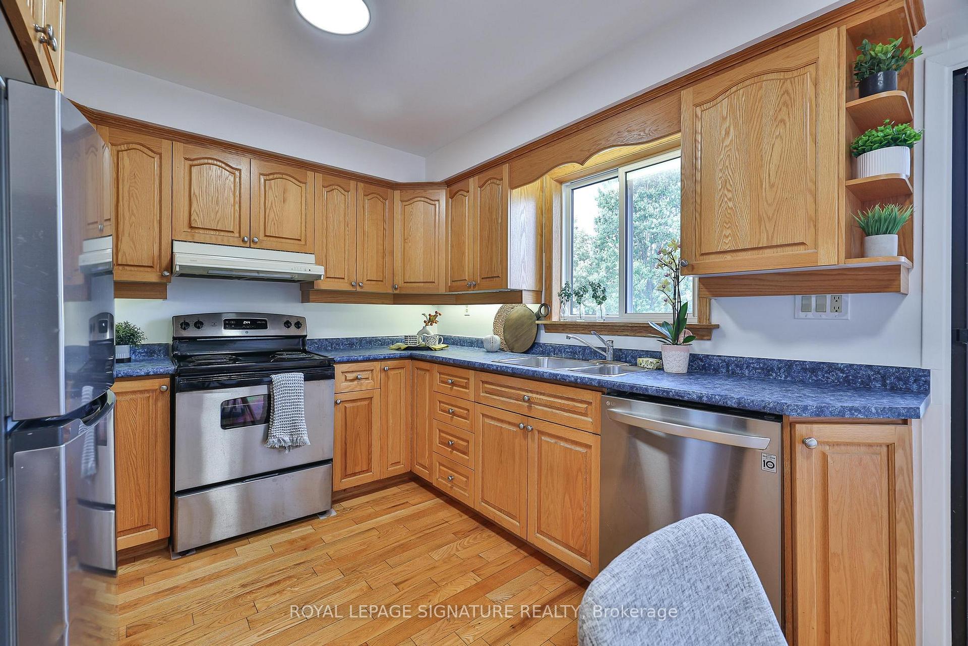 Photo 22 of 45 Tams Drive, Ajax, Central East — HOMEH