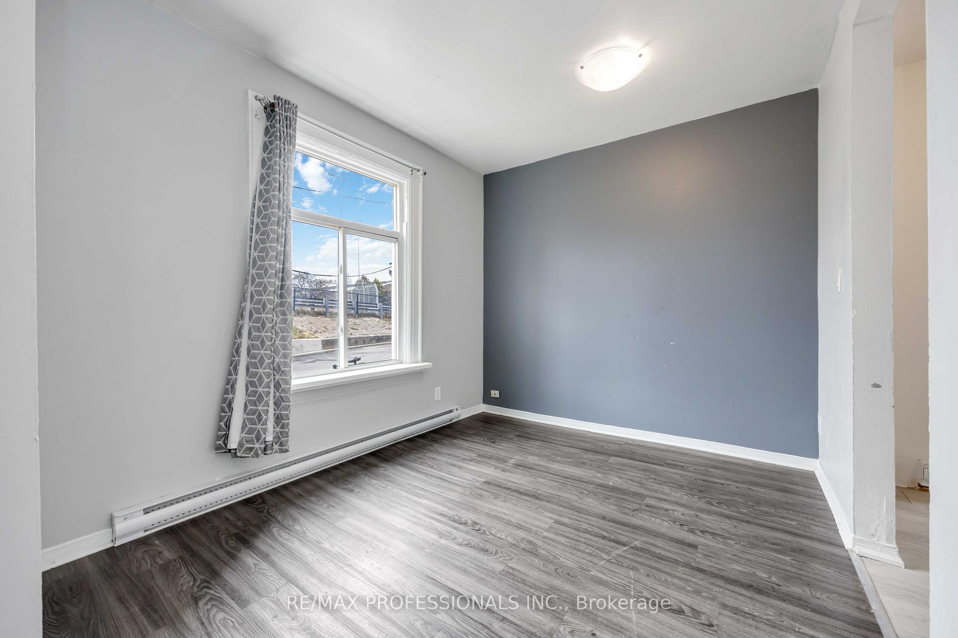 Photo 6 of 220 Main Street, Toronto, East End-Danforth — HOMEH