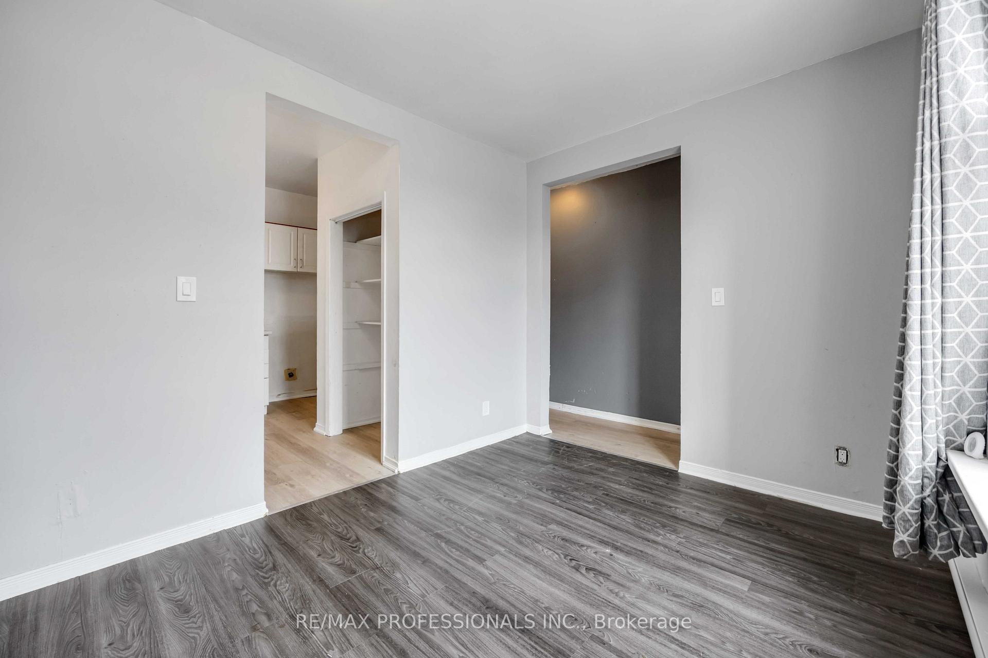 Photo 5 of 220 Main Street, Toronto, East End-Danforth — HOMEH
