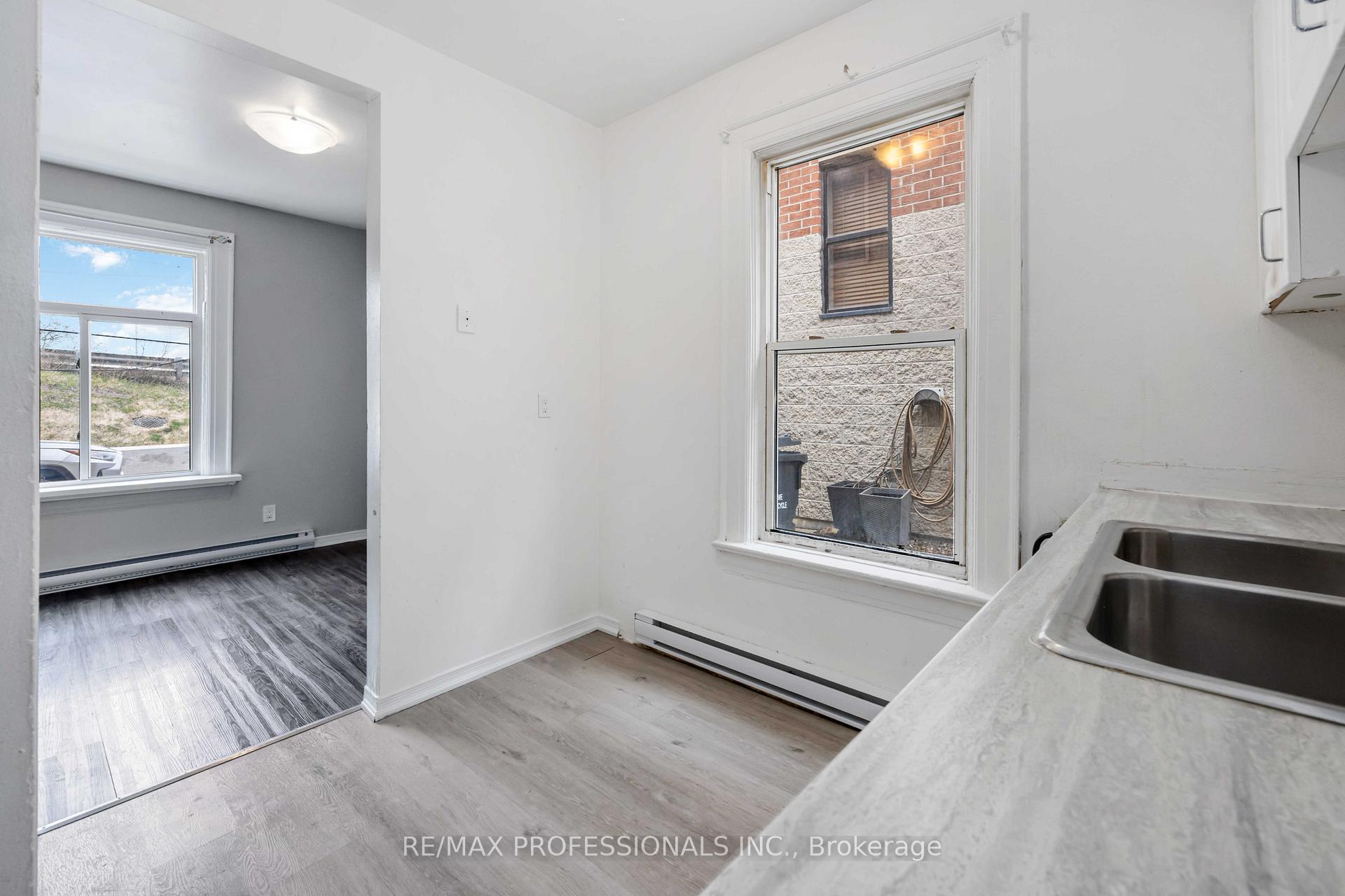Photo 10 of 220 Main Street, Toronto, East End-Danforth — HOMEH