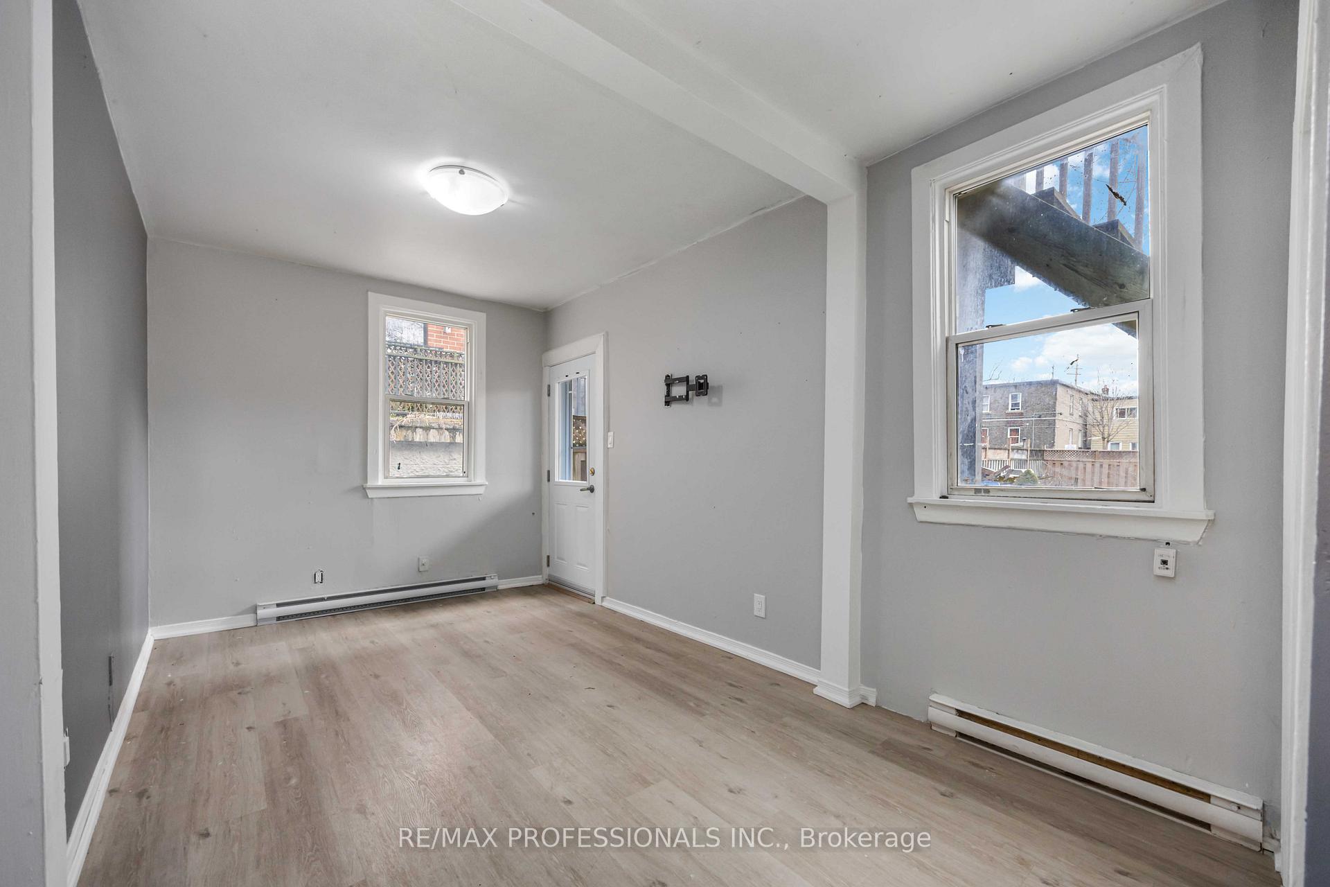Photo 14 of 220 Main Street, Toronto, East End-Danforth — HOMEH