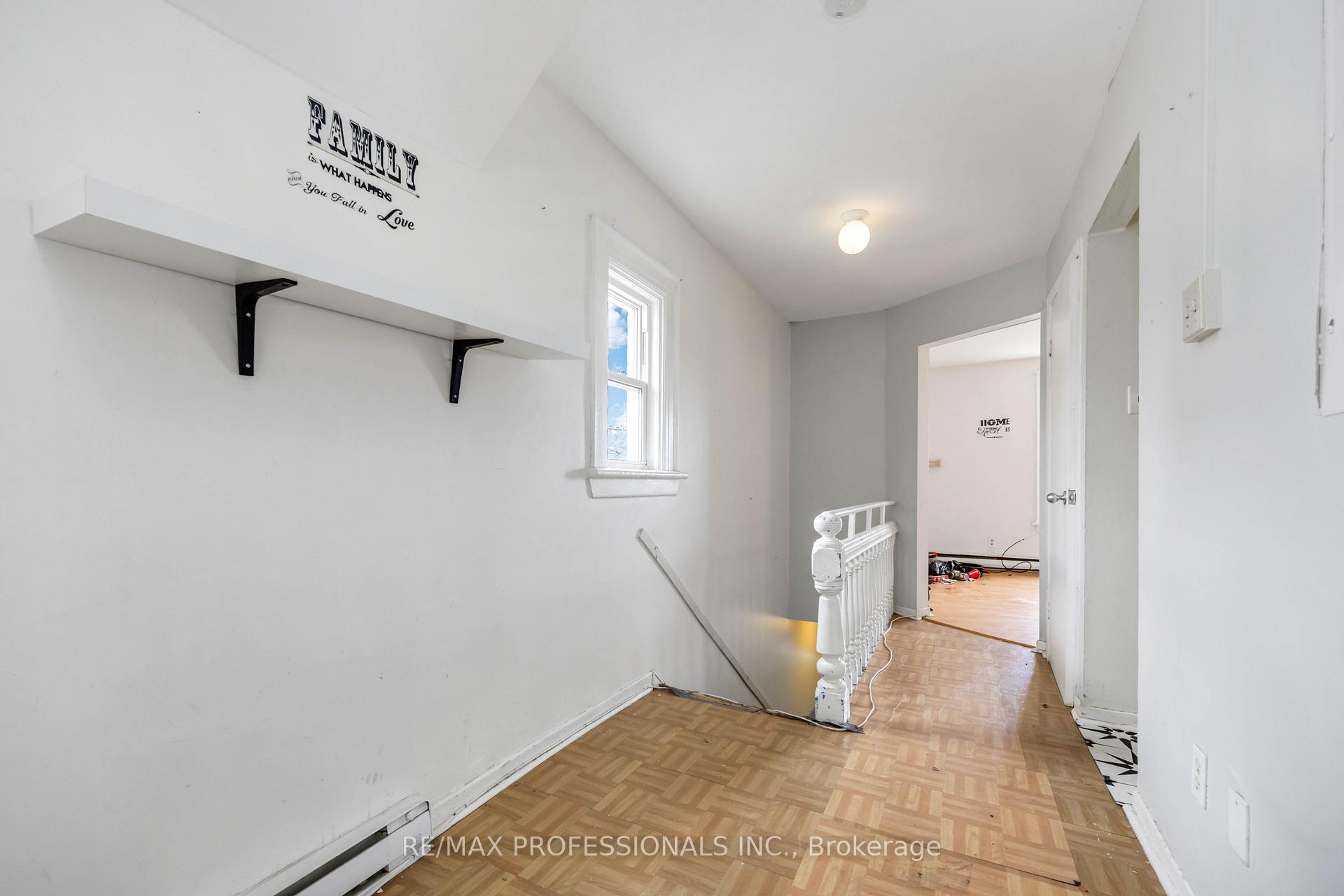 Photo 15 of 220 Main Street, Toronto, East End-Danforth — HOMEH