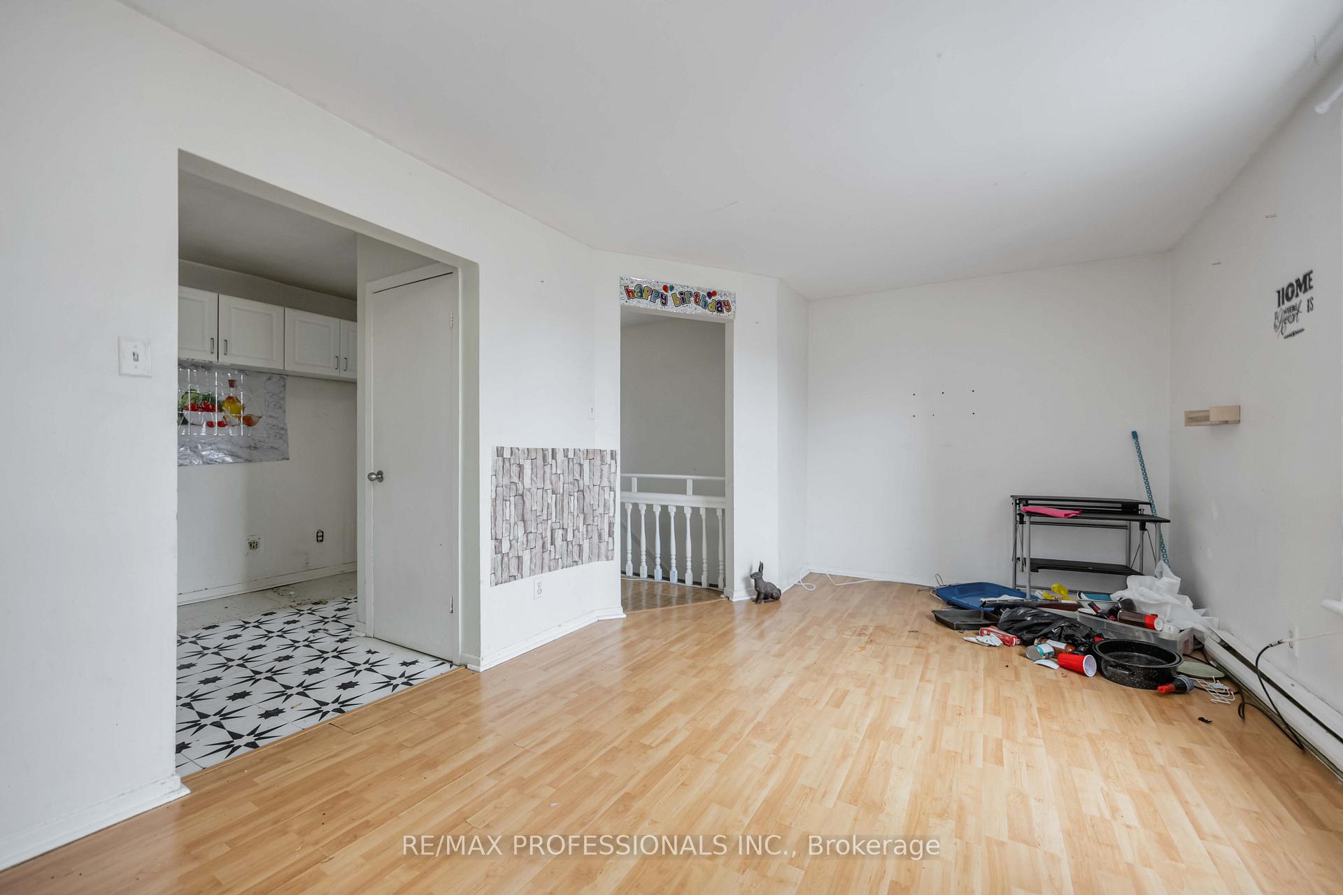 Photo 18 of 220 Main Street, Toronto, East End-Danforth — HOMEH