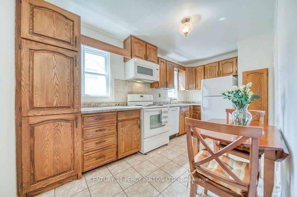 Photo 17 of 106 Admiral Road, Ajax, South East — HOMEH