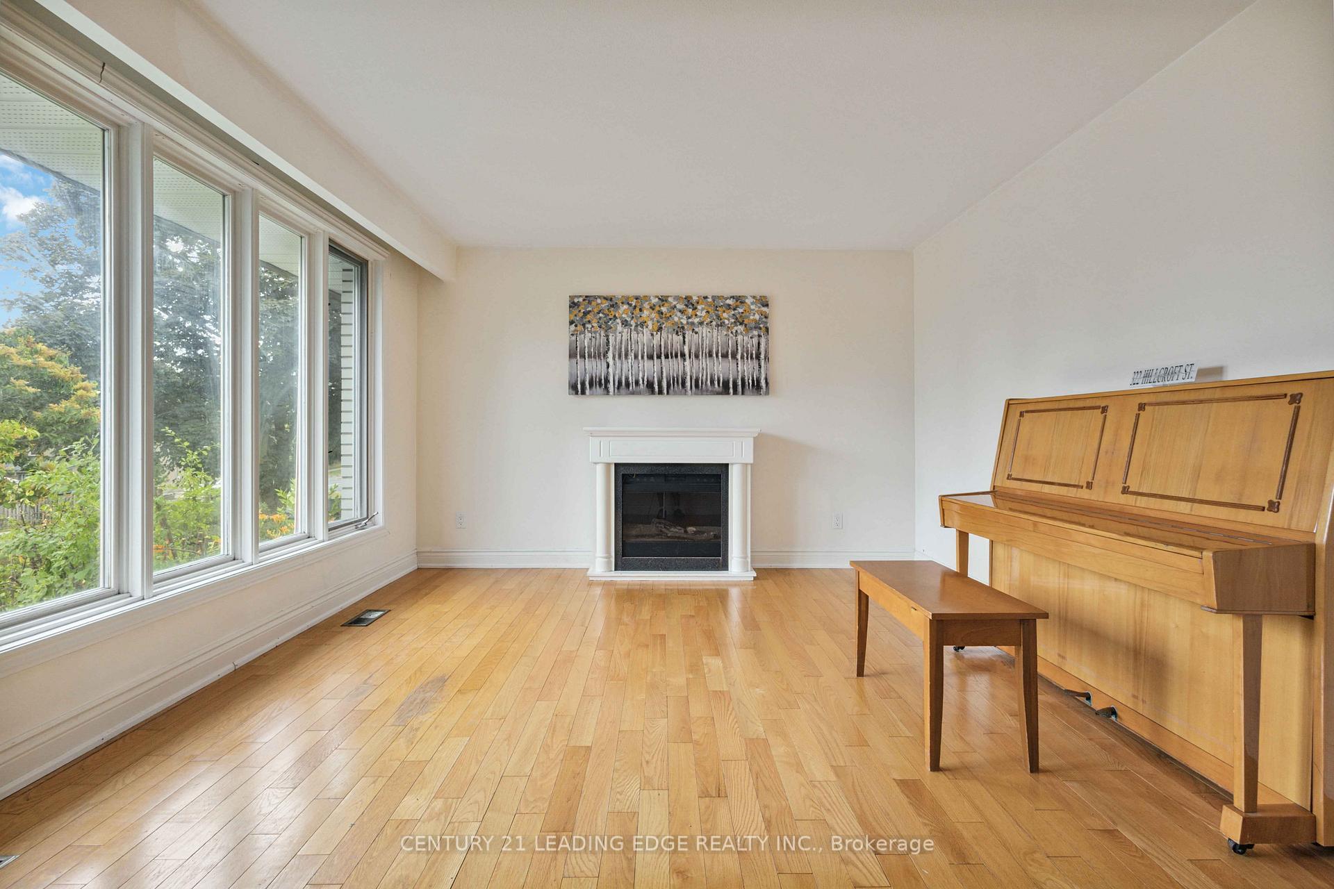 Photo 7 of 322 Hillcroft Street, Oshawa, O'Neill — HOMEH