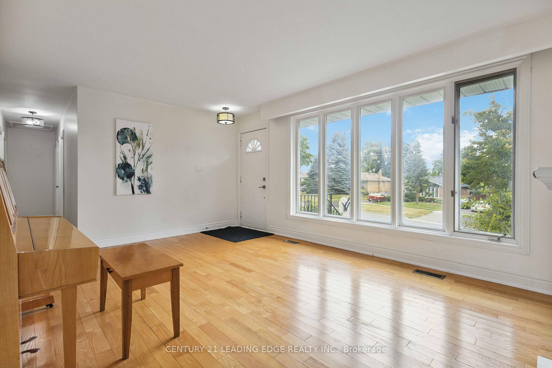 Photo 21 of 322 Hillcroft Street, Oshawa, O'Neill — HOMEH