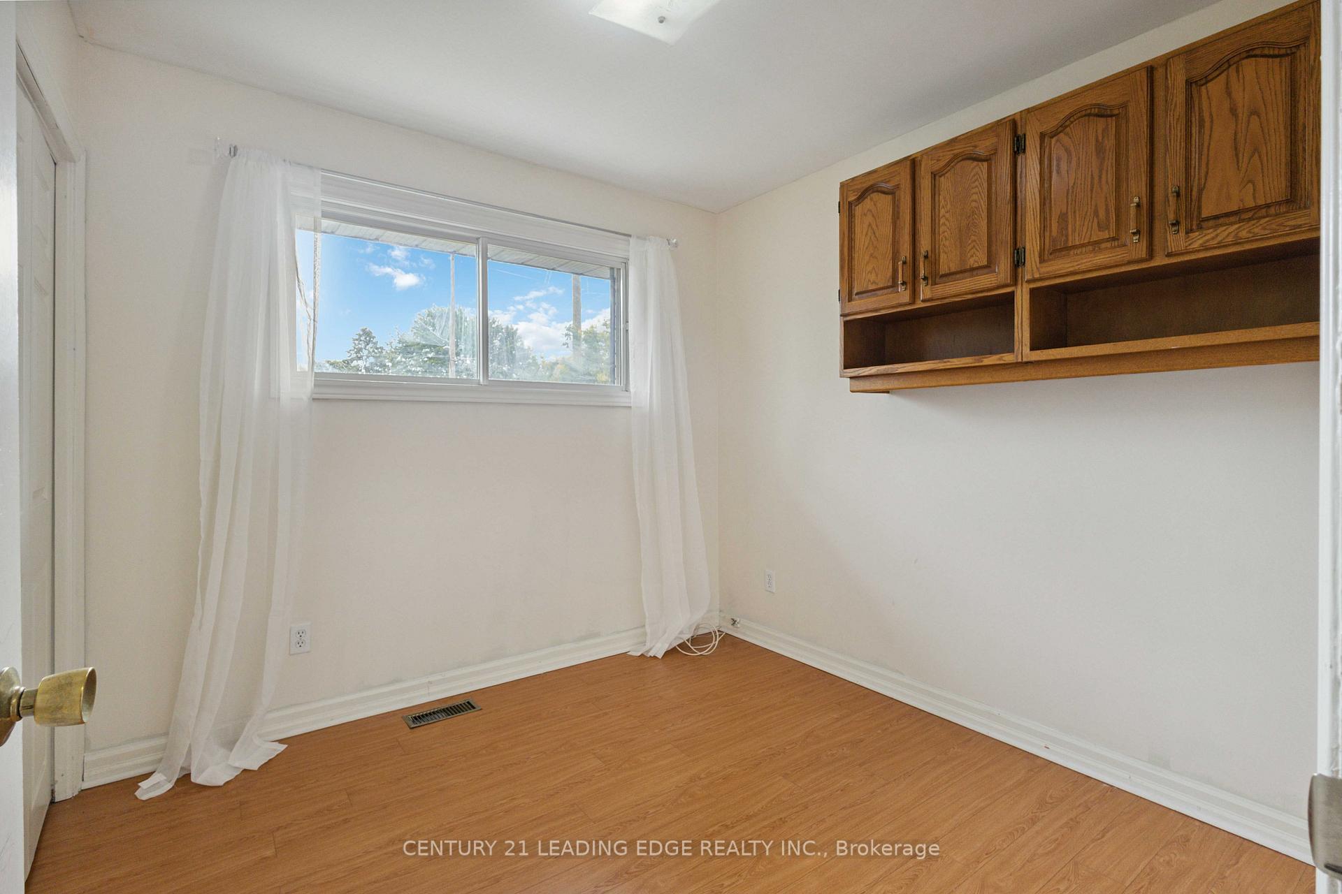 Photo 9 of 322 Hillcroft Street, Oshawa, O'Neill — HOMEH
