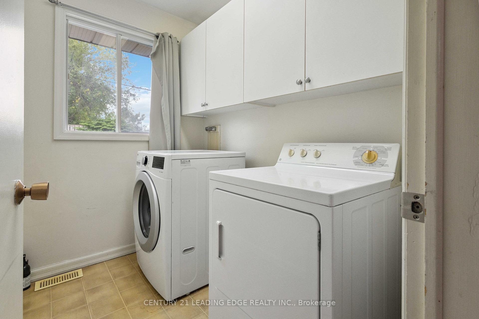 Photo 23 of 322 Hillcroft Street, Oshawa, O'Neill — HOMEH