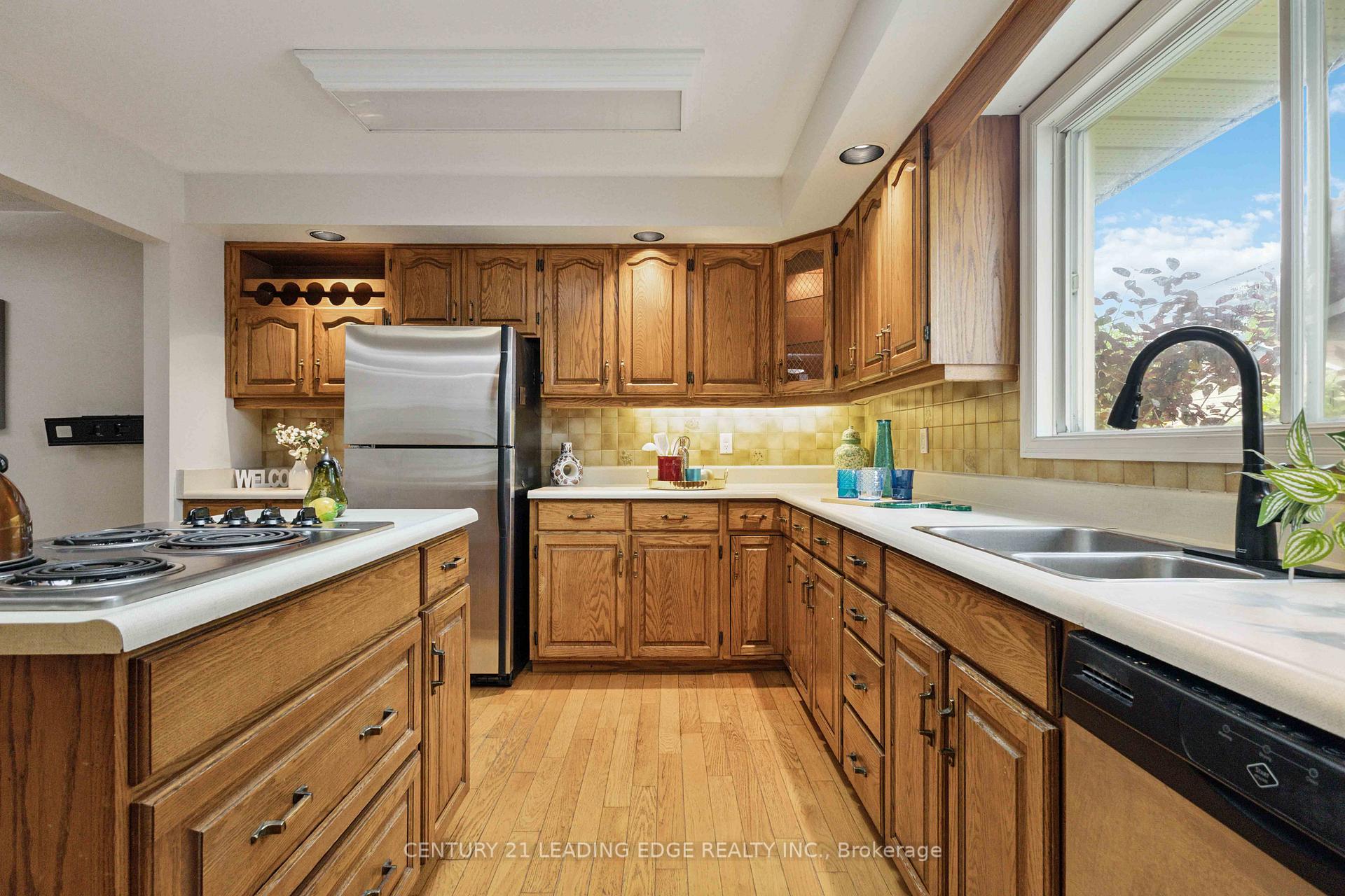 Photo 19 of 322 Hillcroft Street, Oshawa, O'Neill — HOMEH