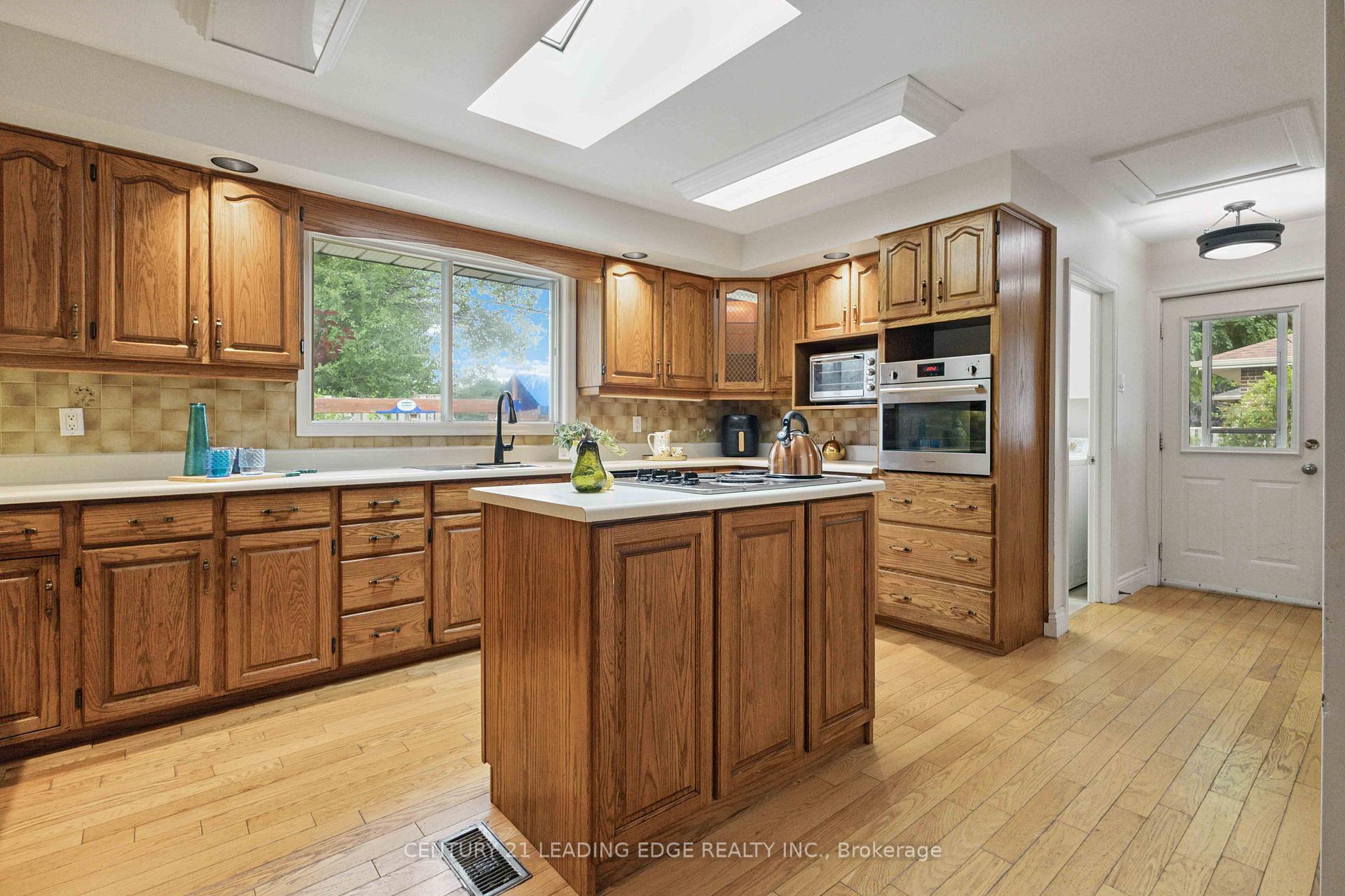 Photo 28 of 322 Hillcroft Street, Oshawa, O'Neill — HOMEH