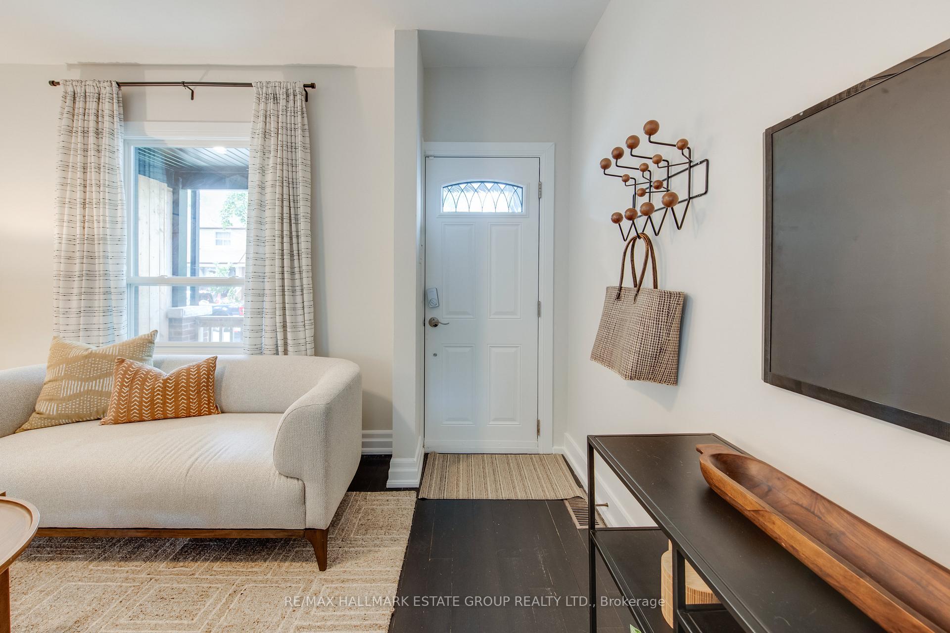 Photo 5 of 3 Murdock Avenue, Toronto, Woodbine Corridor — HOMEH
