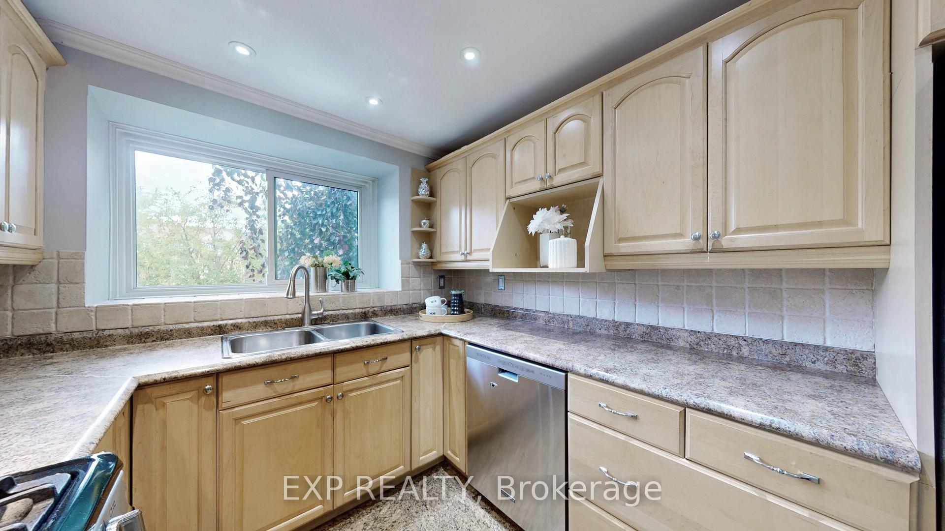 Photo 4 of 1258 Canborough Crescent, Pickering, Liverpool — HOMEH