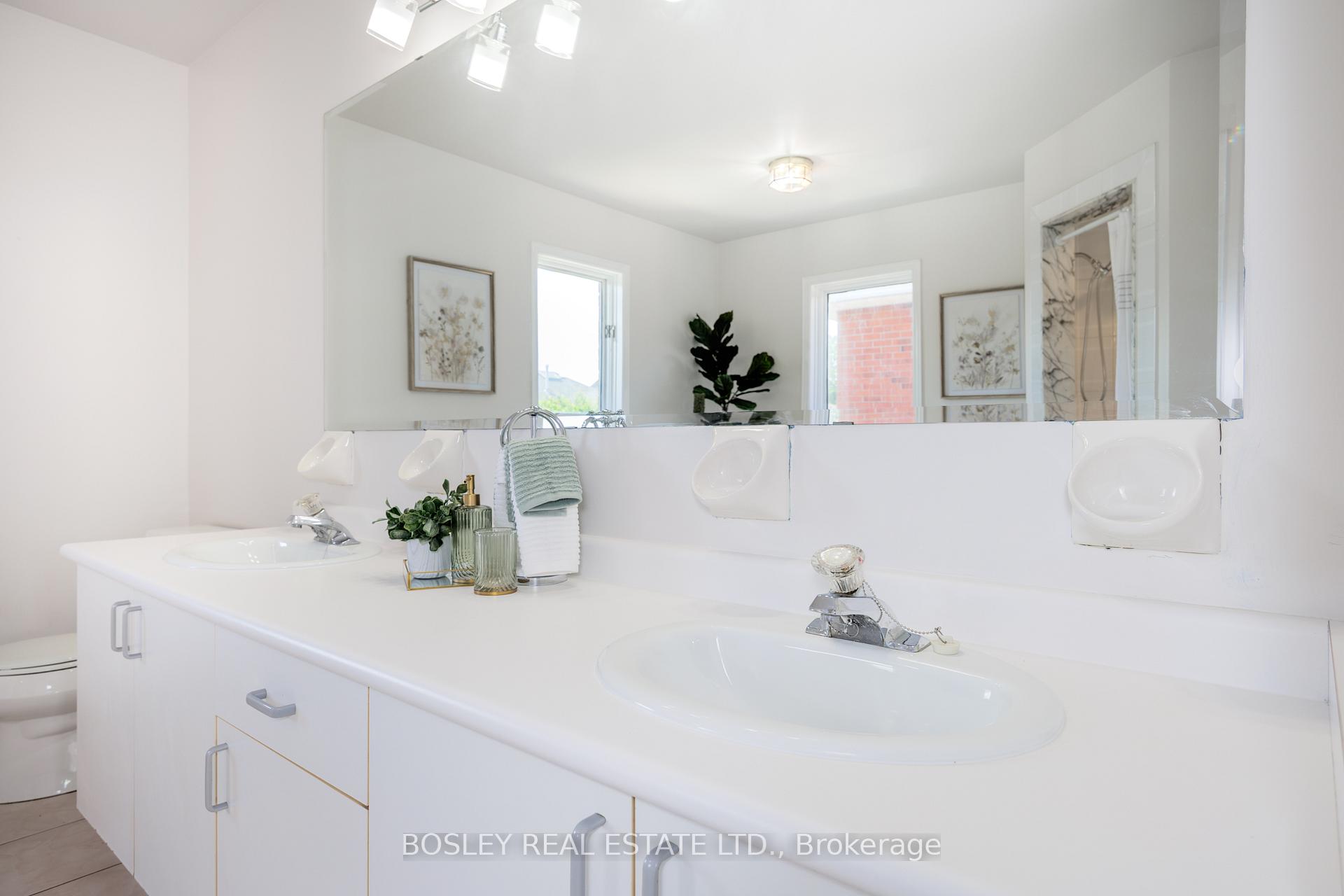 Photo 16 of 26 Corner Stone Crescent, Whitby, Rolling Acres — HOMEH