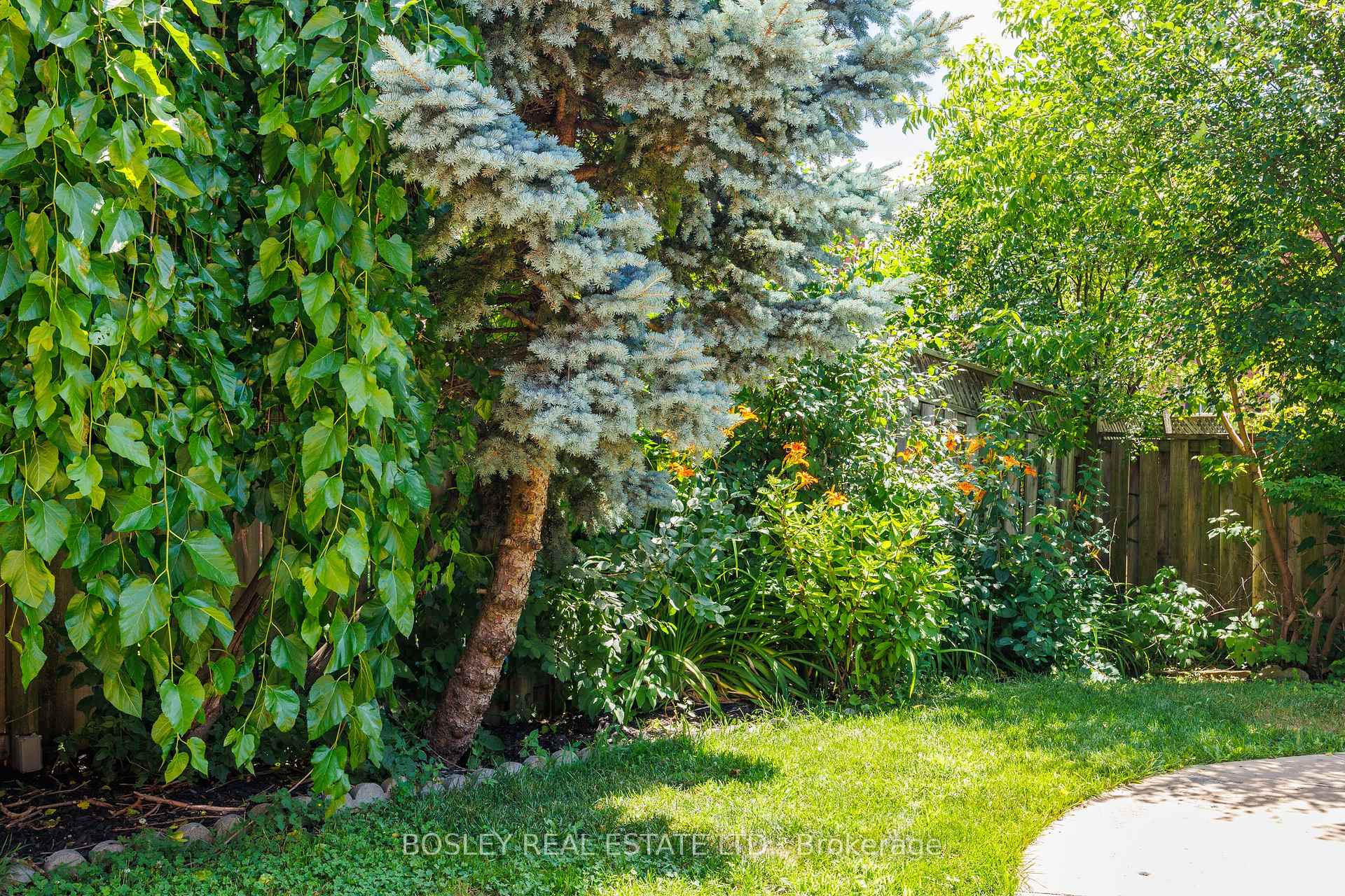 Photo 39 of 26 Corner Stone Crescent, Whitby, Rolling Acres — HOMEH
