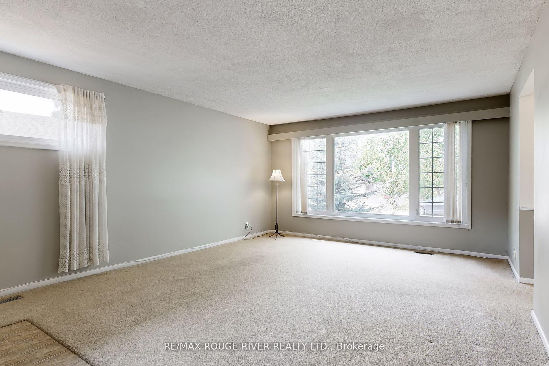 Photo 2 of 1373 Poprad Avenue, Pickering, Bay Ridges — HOMEH