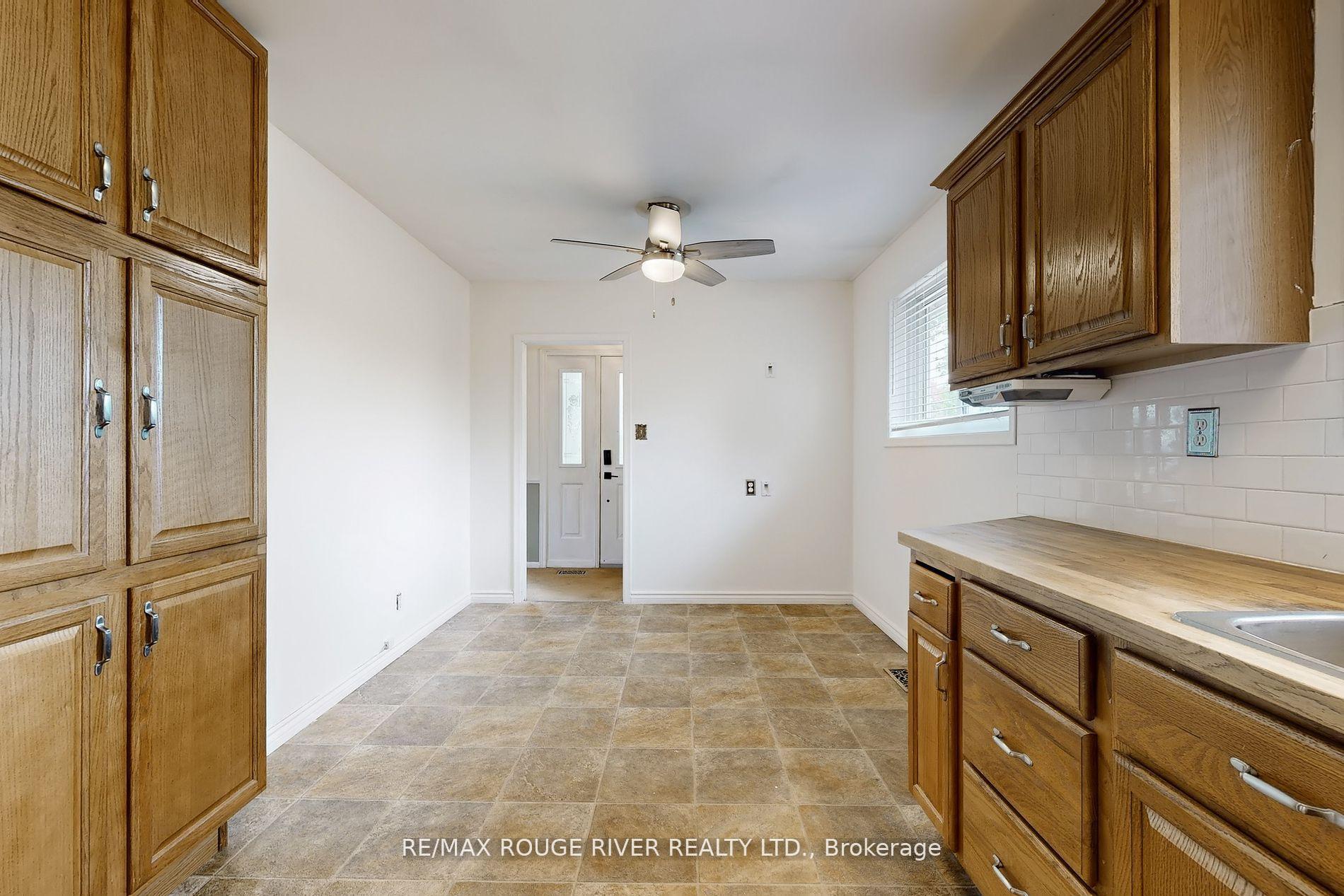 Photo 4 of 1373 Poprad Avenue, Pickering, Bay Ridges — HOMEH